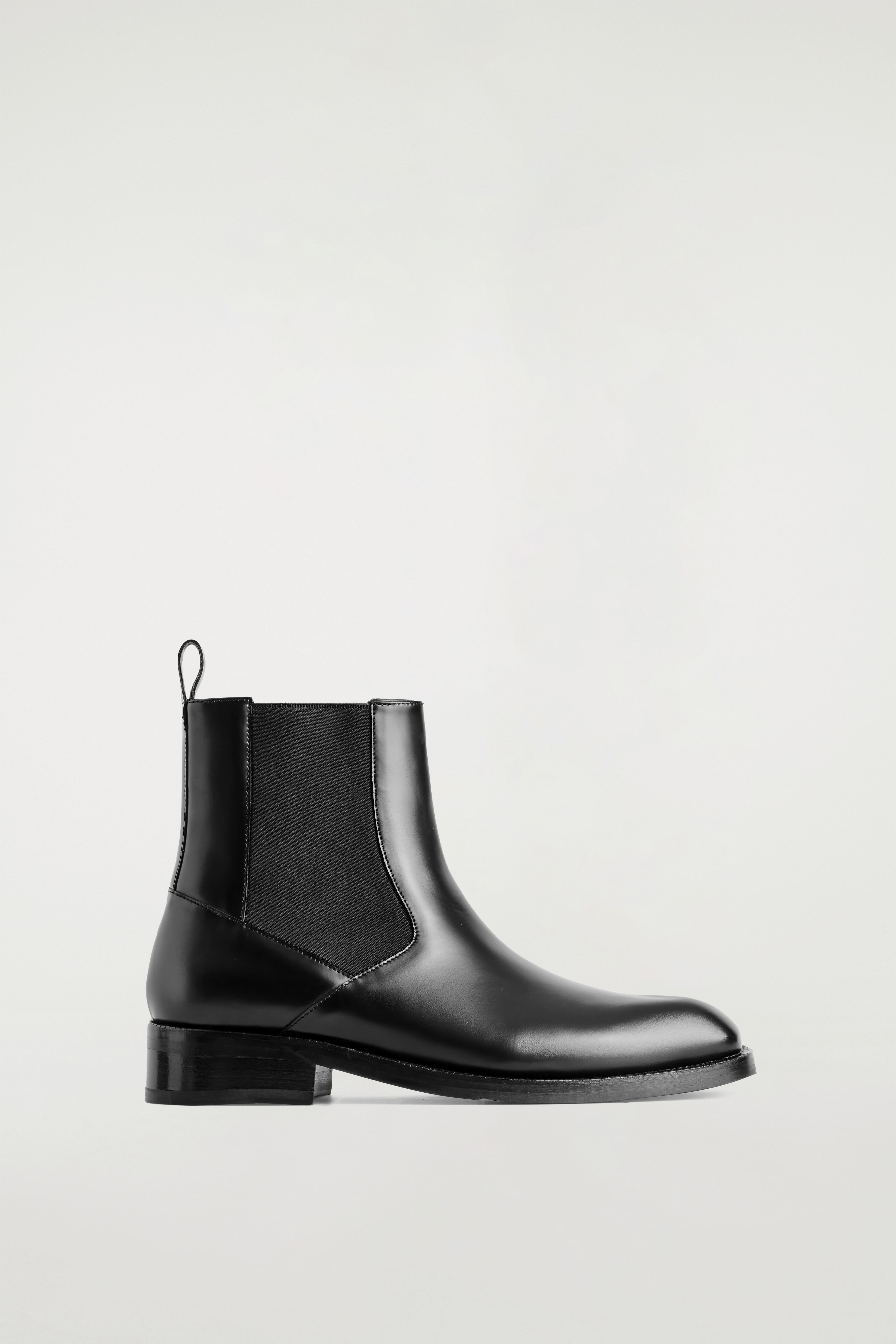 SQUARE-TOE LEATHER CHELSEA BOOTS - SCHWARZ