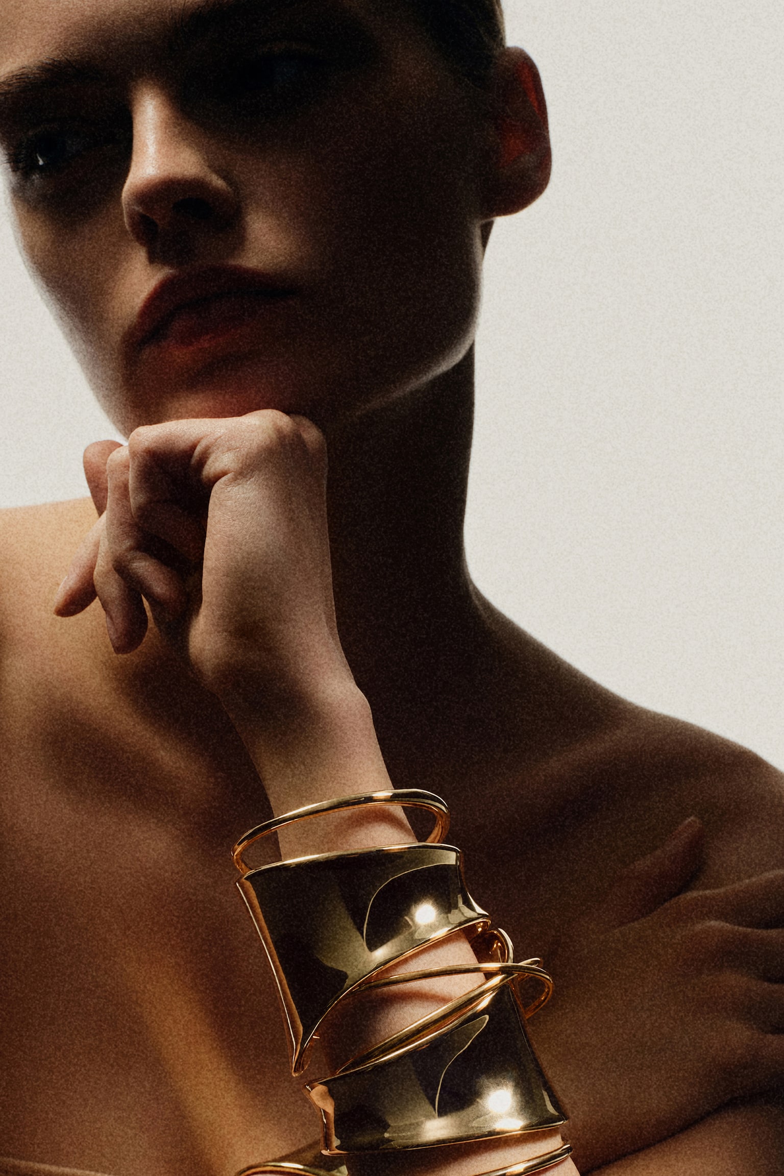 SKULPTURALER ARMREIF - Gold/SILBER - 3