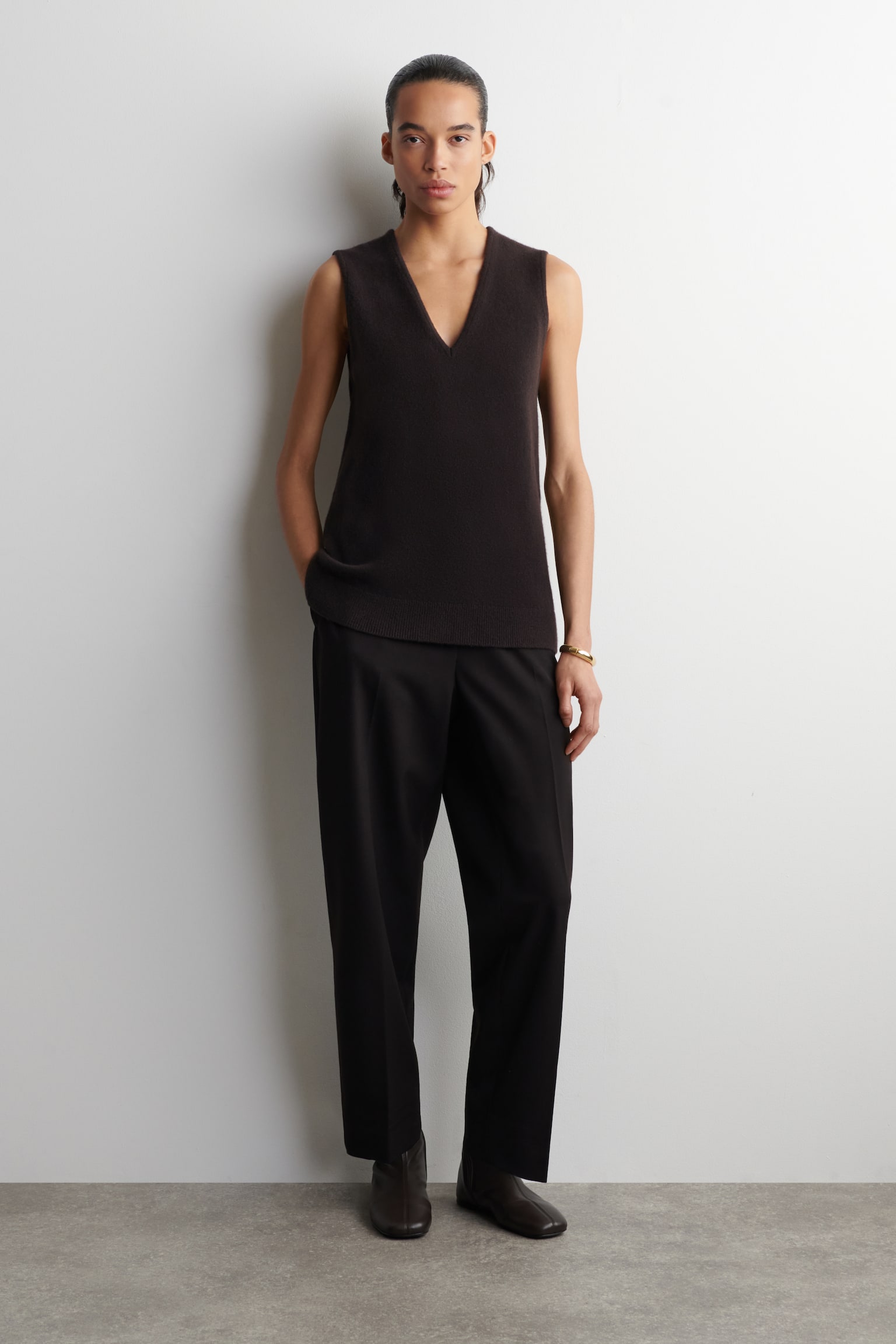 V-RINGAD VÄST I ULLBLANDNING - BRUN/MELERAD BEIGE - 3