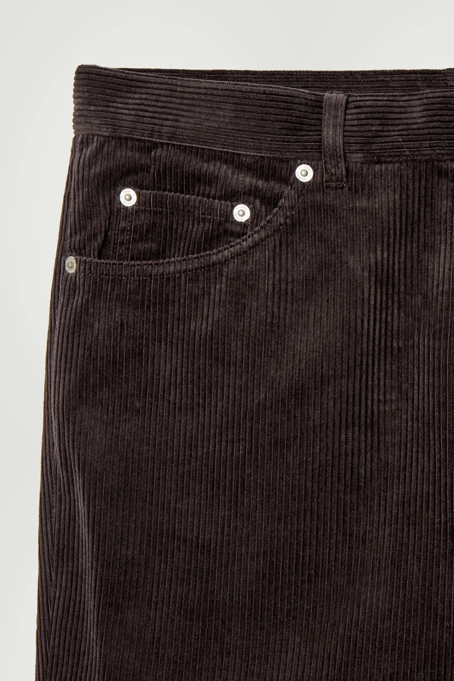 SIGNATURE CORDUROY STRAIGHT-LEG JEANS - DARK BROWN/BLACK - 3