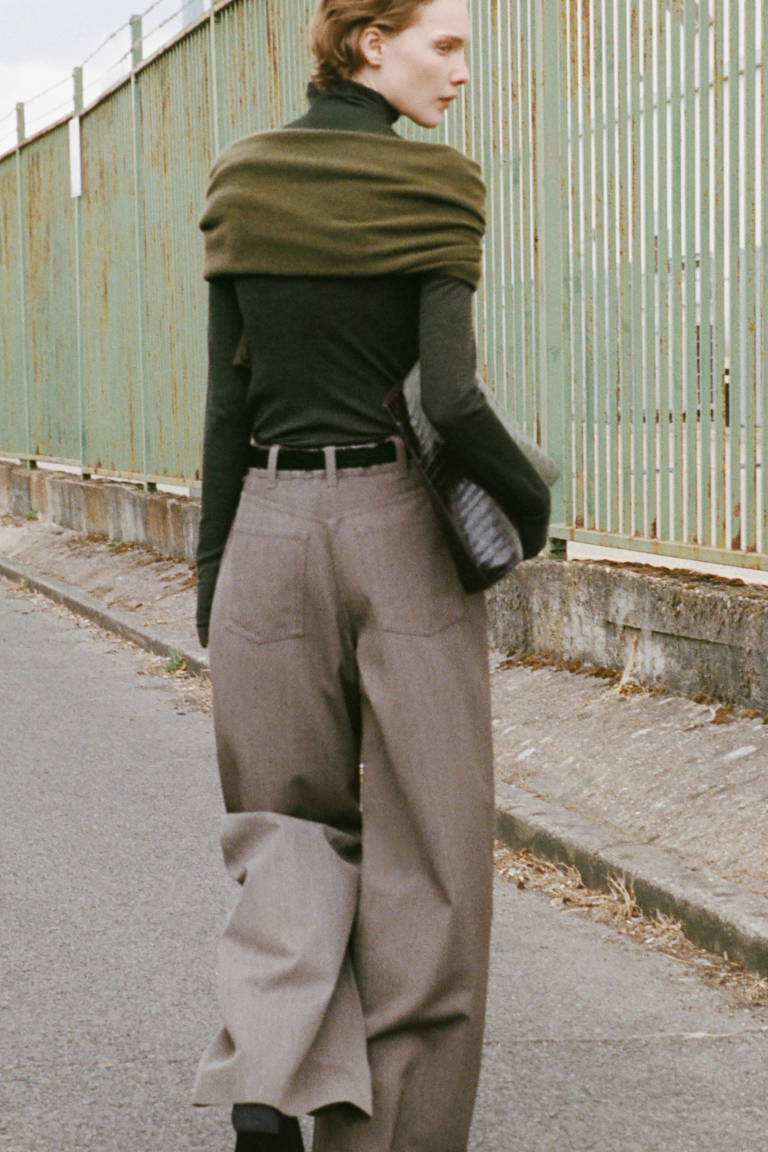 BYXOR I ULLBLANDNING MED VIDA BEN - BRUNMELERAD/SVART - 5