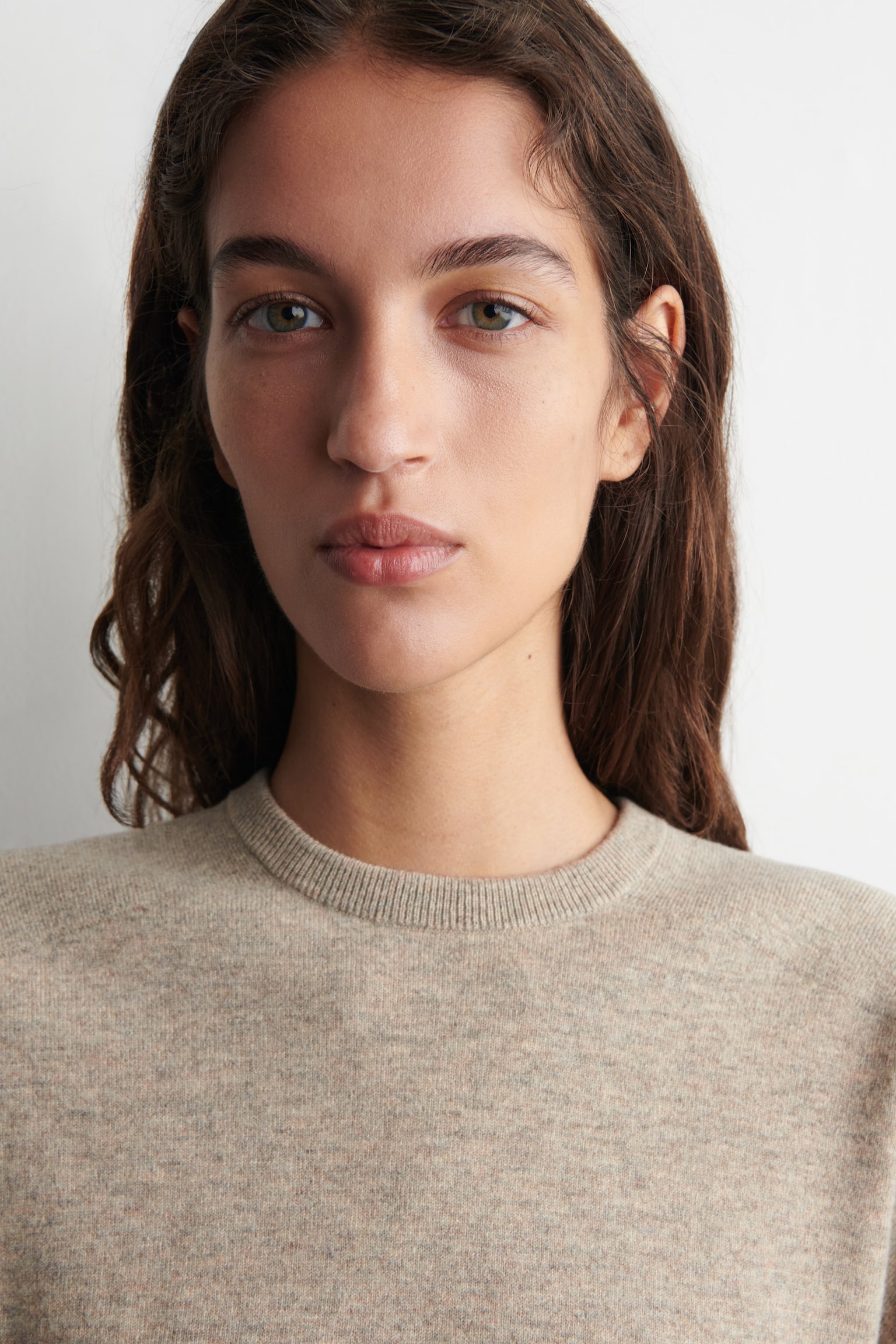 PULLOVER AUS MERINOWOLLE MIT RUNDHALSAUSSCHNITT - BEIGE MELIERT/ORANGE - 6