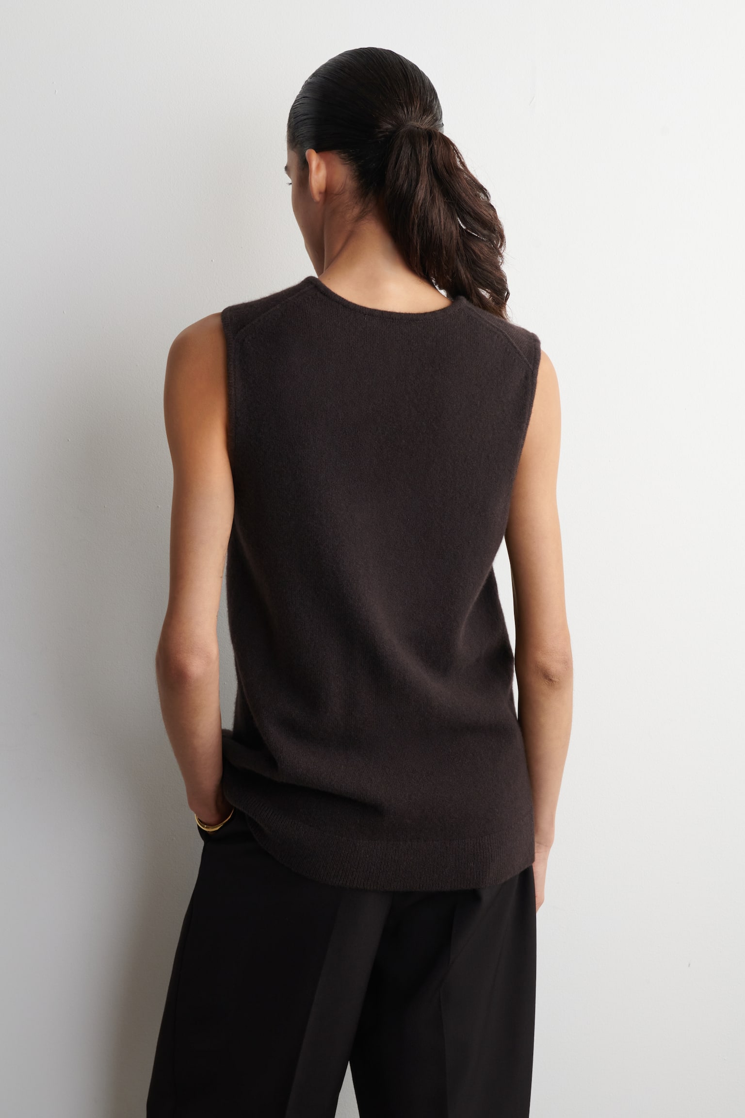 V-RINGAD VÄST I ULLBLANDNING - BRUN/MELERAD BEIGE - 5