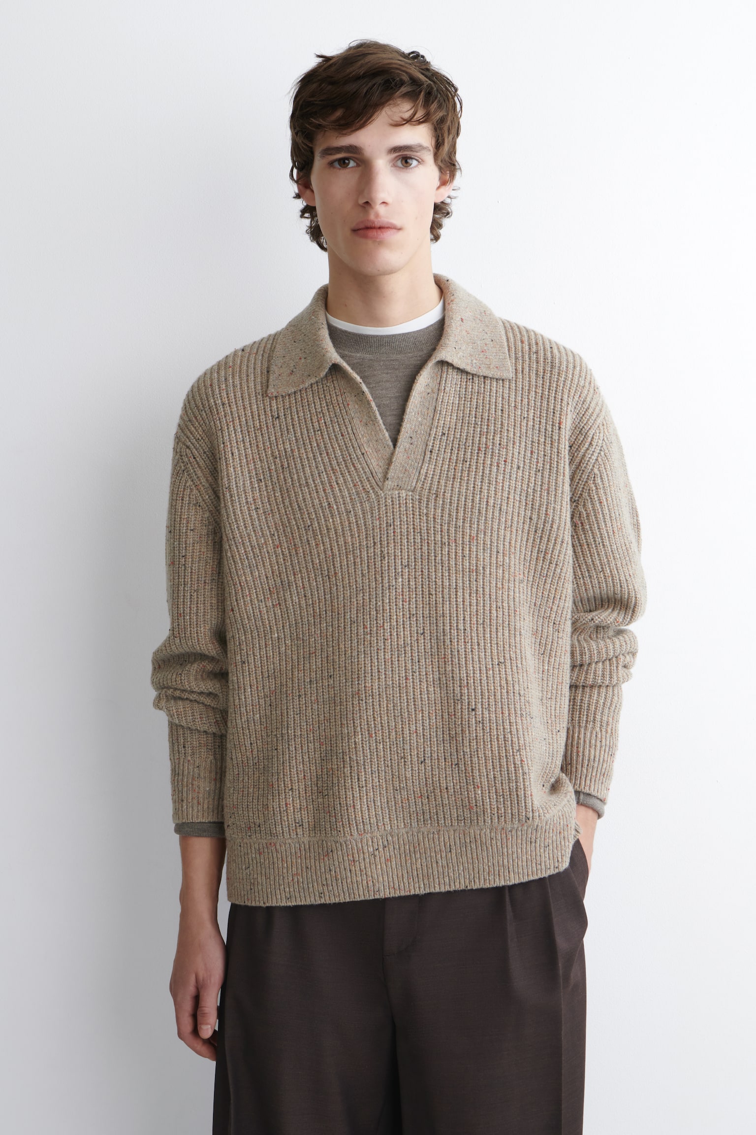 STICKAD TRÖJA MED KRAGE I DONEGAL-GARN - MELERAD BEIGE - 1