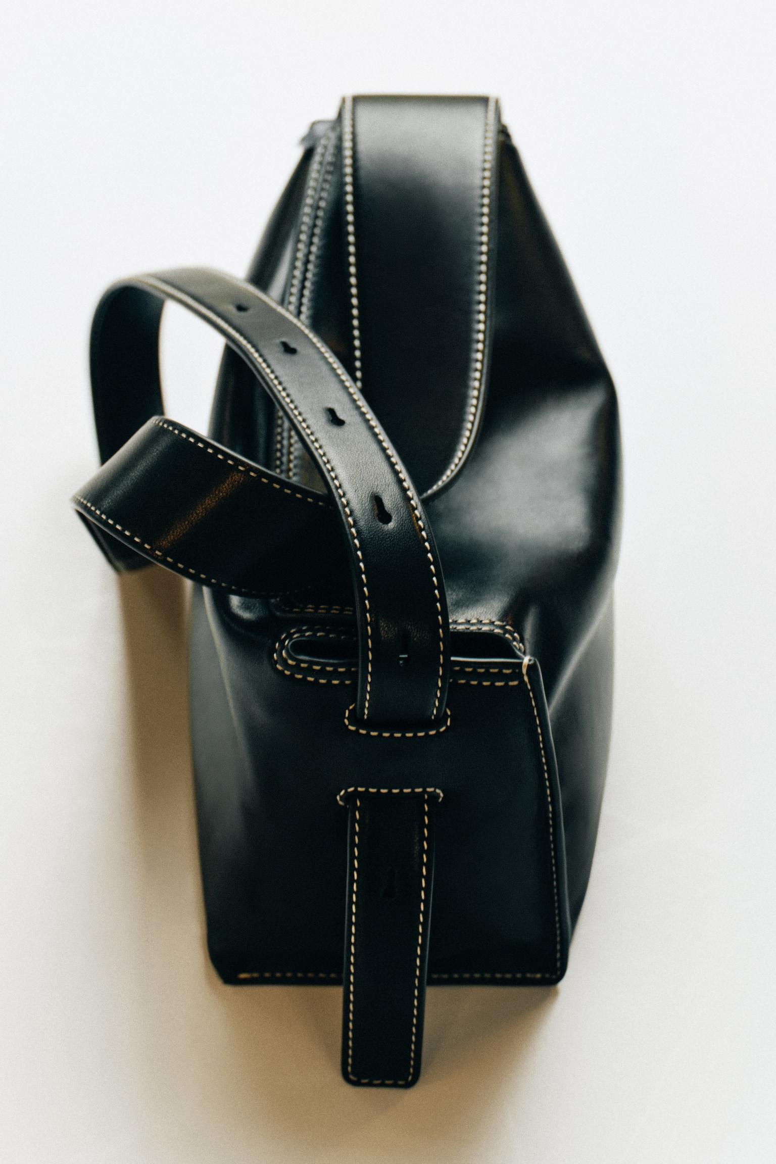 CROSSBODY-VÄSKA PLINTH I LÄDER - SVART/BRUN MOCKA - 1