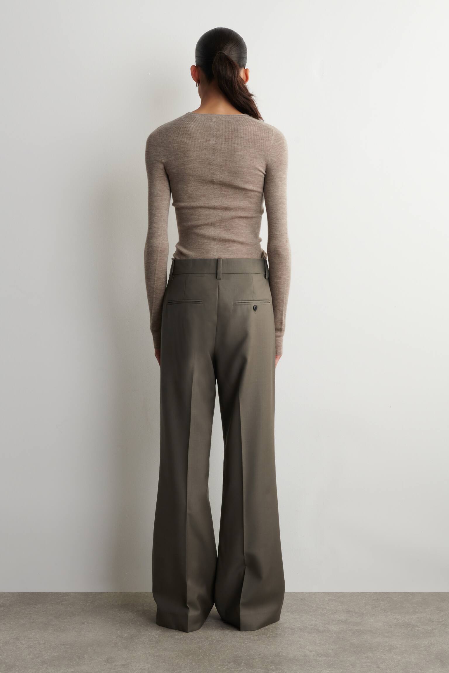 Skreddersydde bootcut-bukser i ulltwill - Taupe - 9