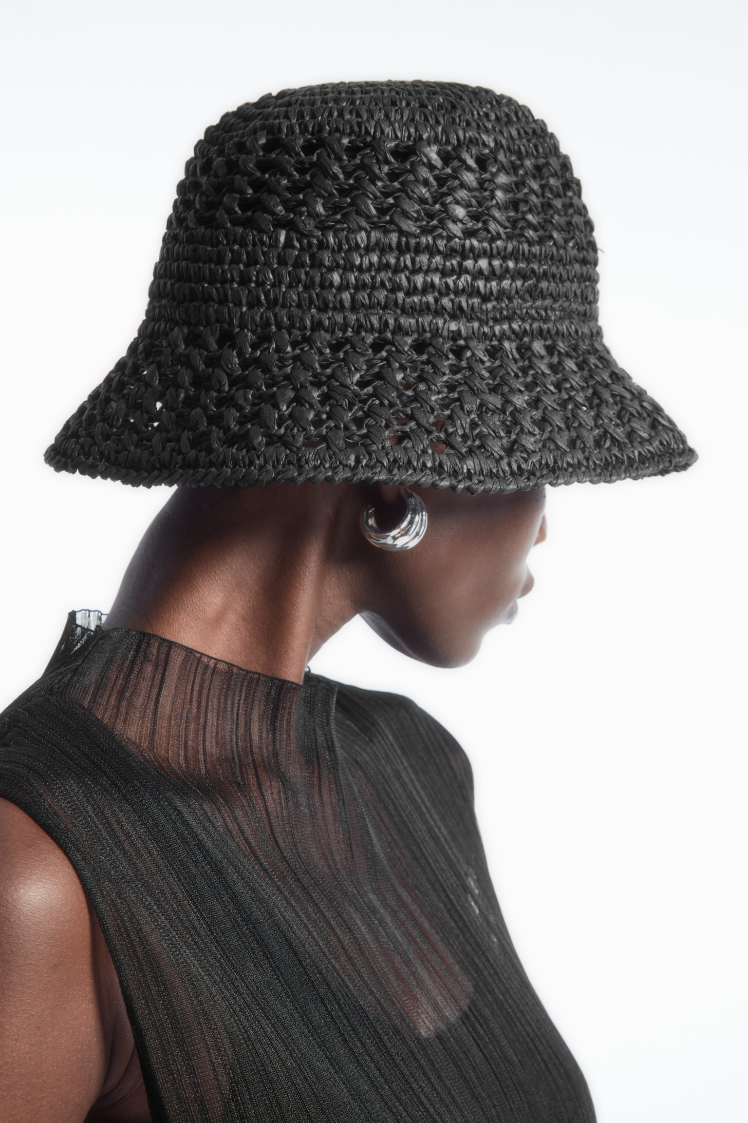 CROCHETED STRAW BUCKET HAT - BLACK/BEIGE - 1