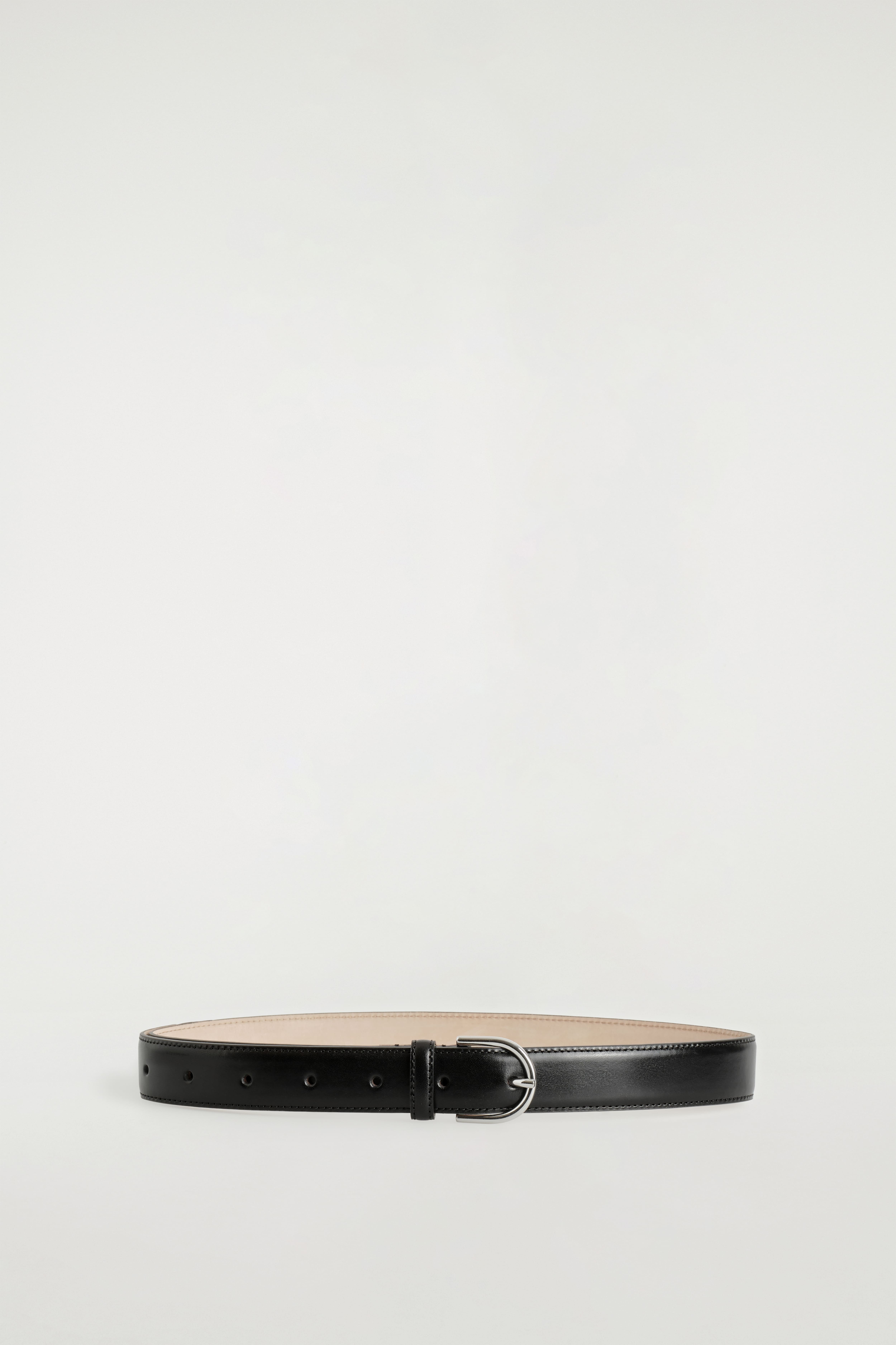 D-BUCKLE LEATHER BELT - ZWART / ZILVER
