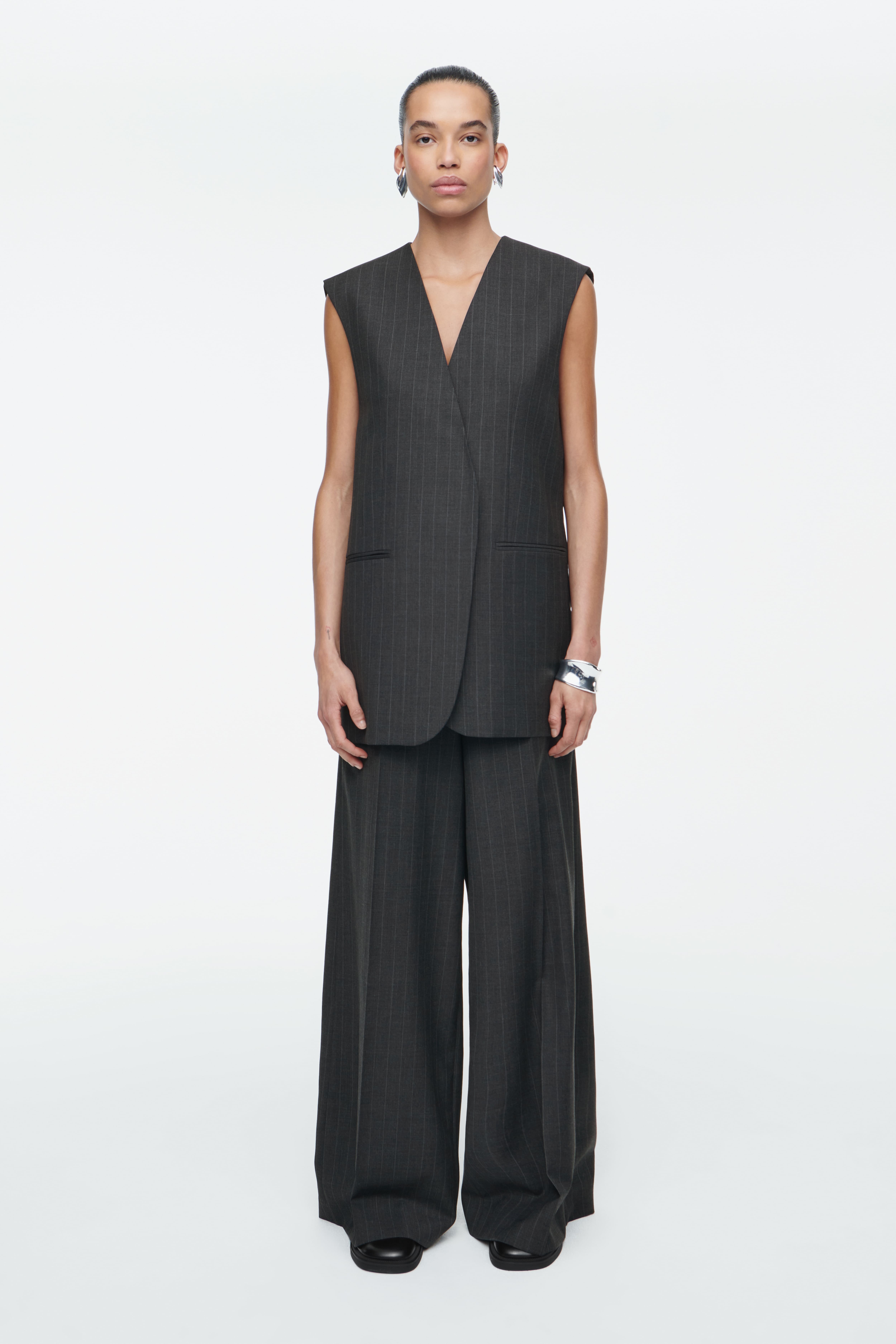 HM WIDE-LEG PINSTRIPED WOOL TROUSERS