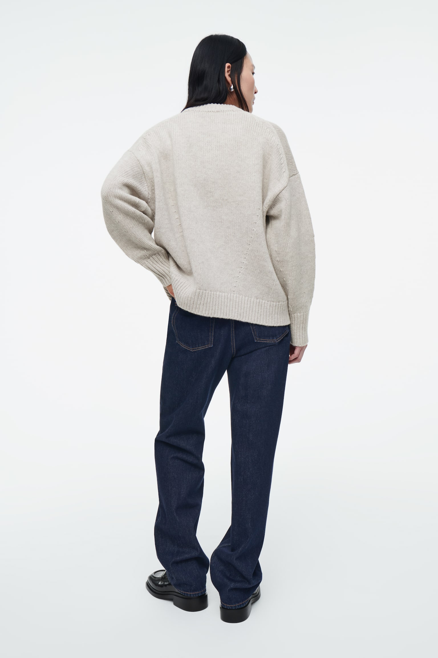 CHUNKY WOOL CREW-NECK JUMPER - LIGHT BEIGE/COBALT BLUE - 7