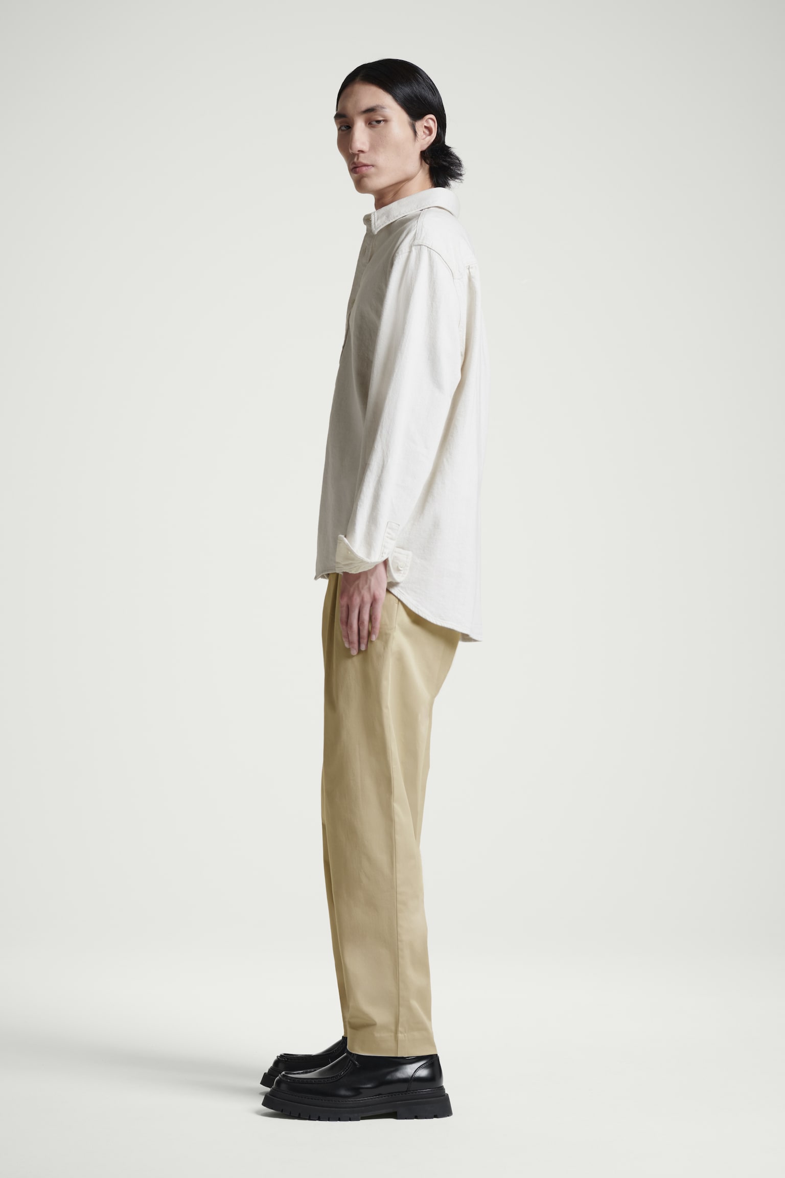 RELAXED PLEATED COTTON TAPERED TROUSERS - BEIGE/BLACK/NAVY - 4