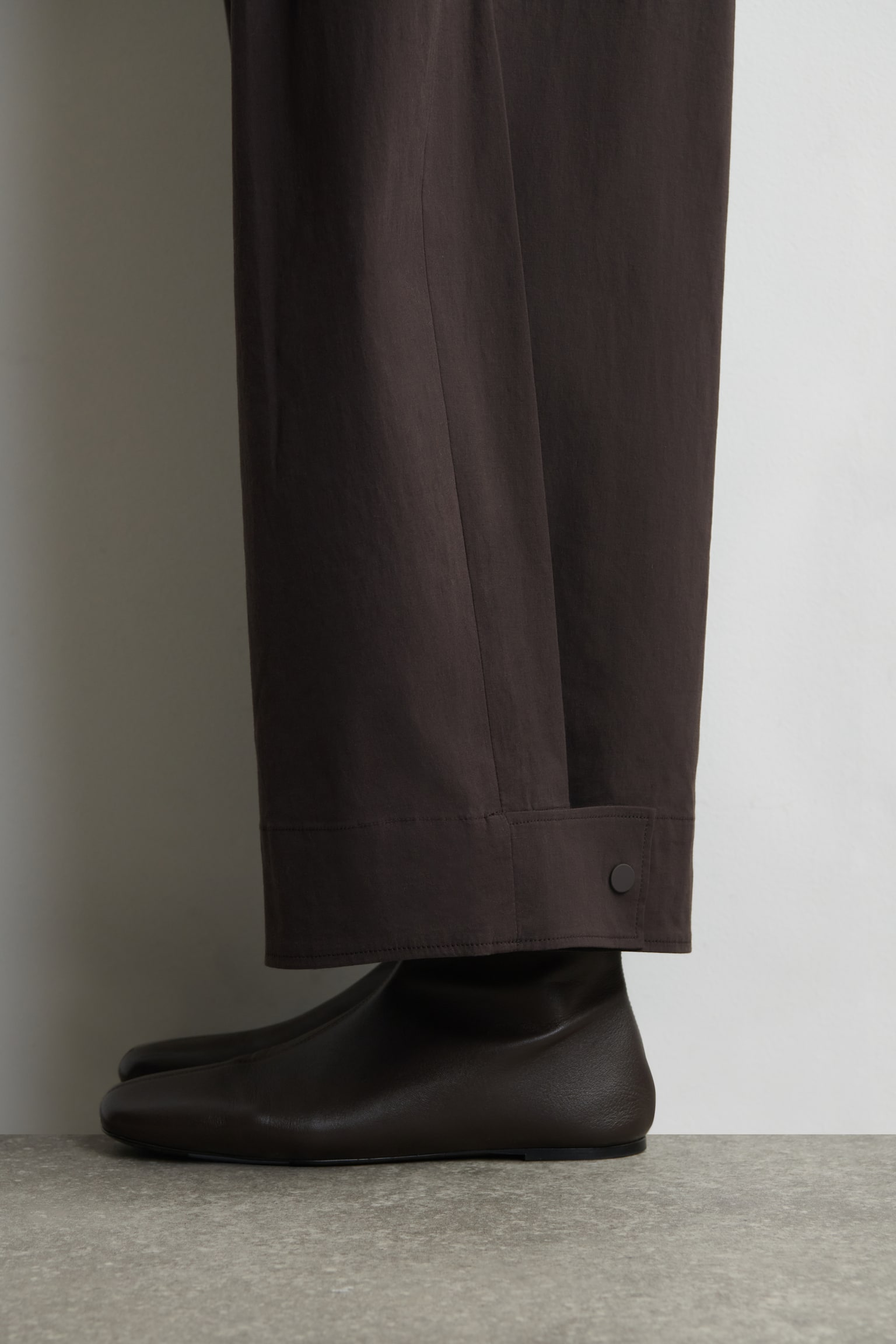 BAVLNĚNÉ KALHOTY S ROVNÝMI NOHAVICEMI - BROWN - 4