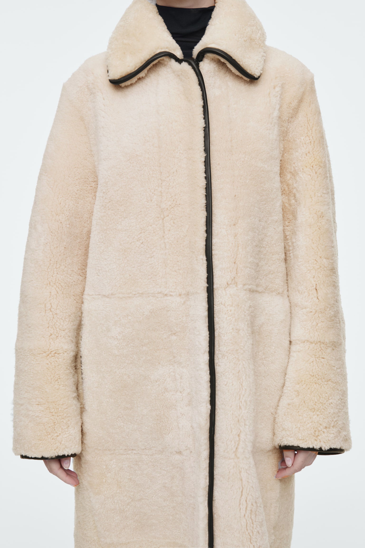 LEATHER-TRIMMED SHEARLING COAT - CREAM - 4