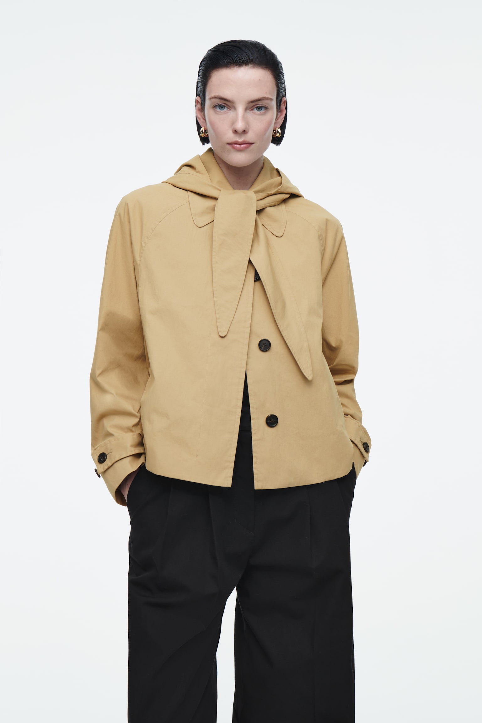 DETACHABLE-HOOD SHORT TRENCH COAT - BEIGE - 1