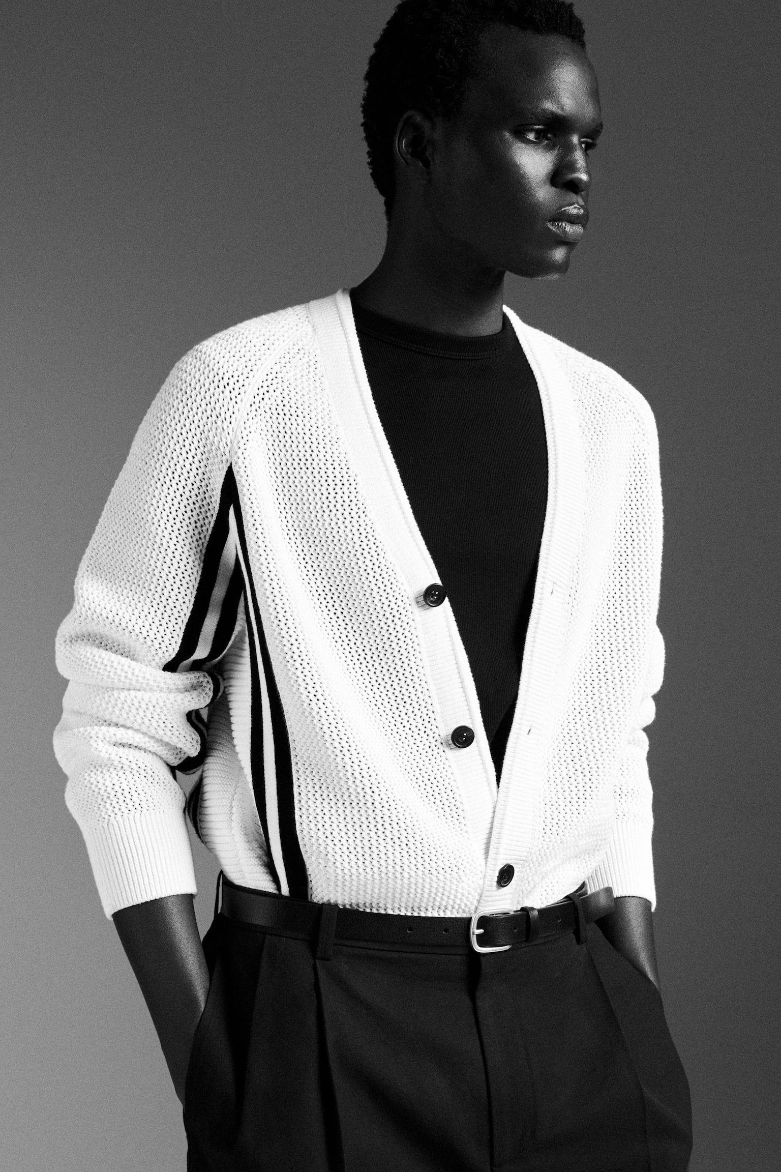 STRIPET ÅPENSTRIKKET BOMULLCARDIGAN - Hvit / Svart - 5