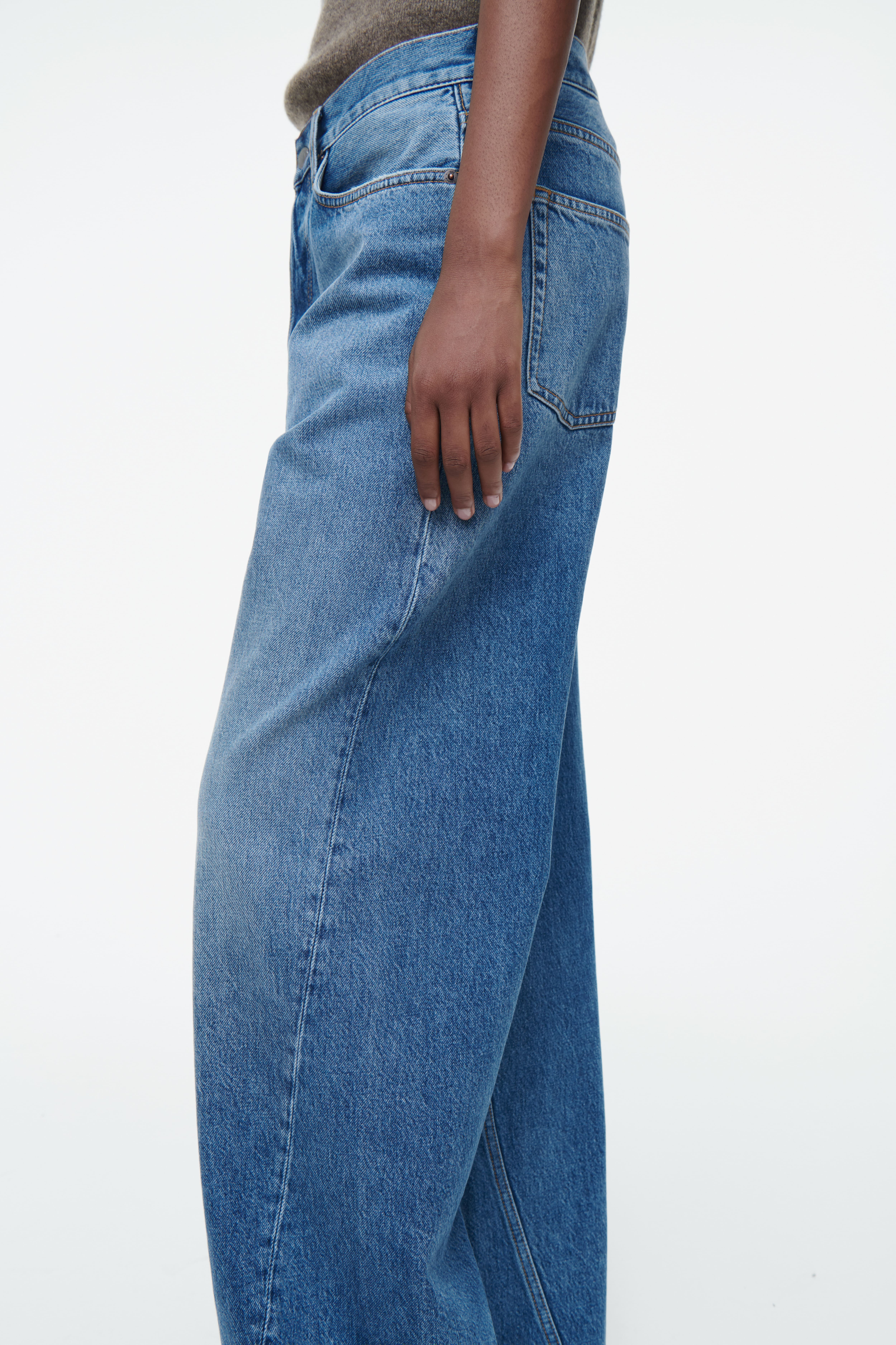 HM FACADE JEANS – GERADES BEIN