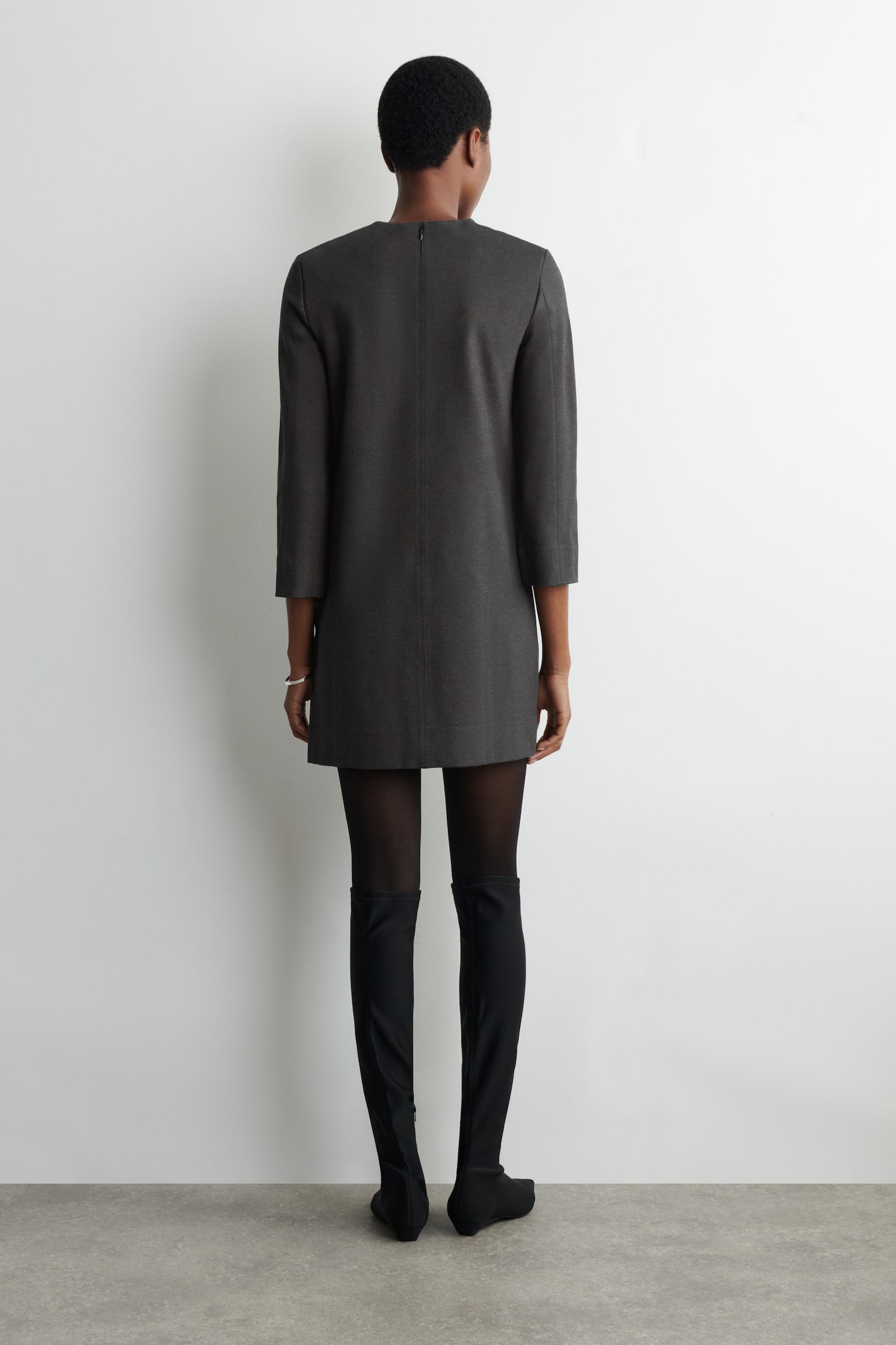 ELEGANTES MINIKLEID AUS JERSEY - DUNKELGRAU - 4