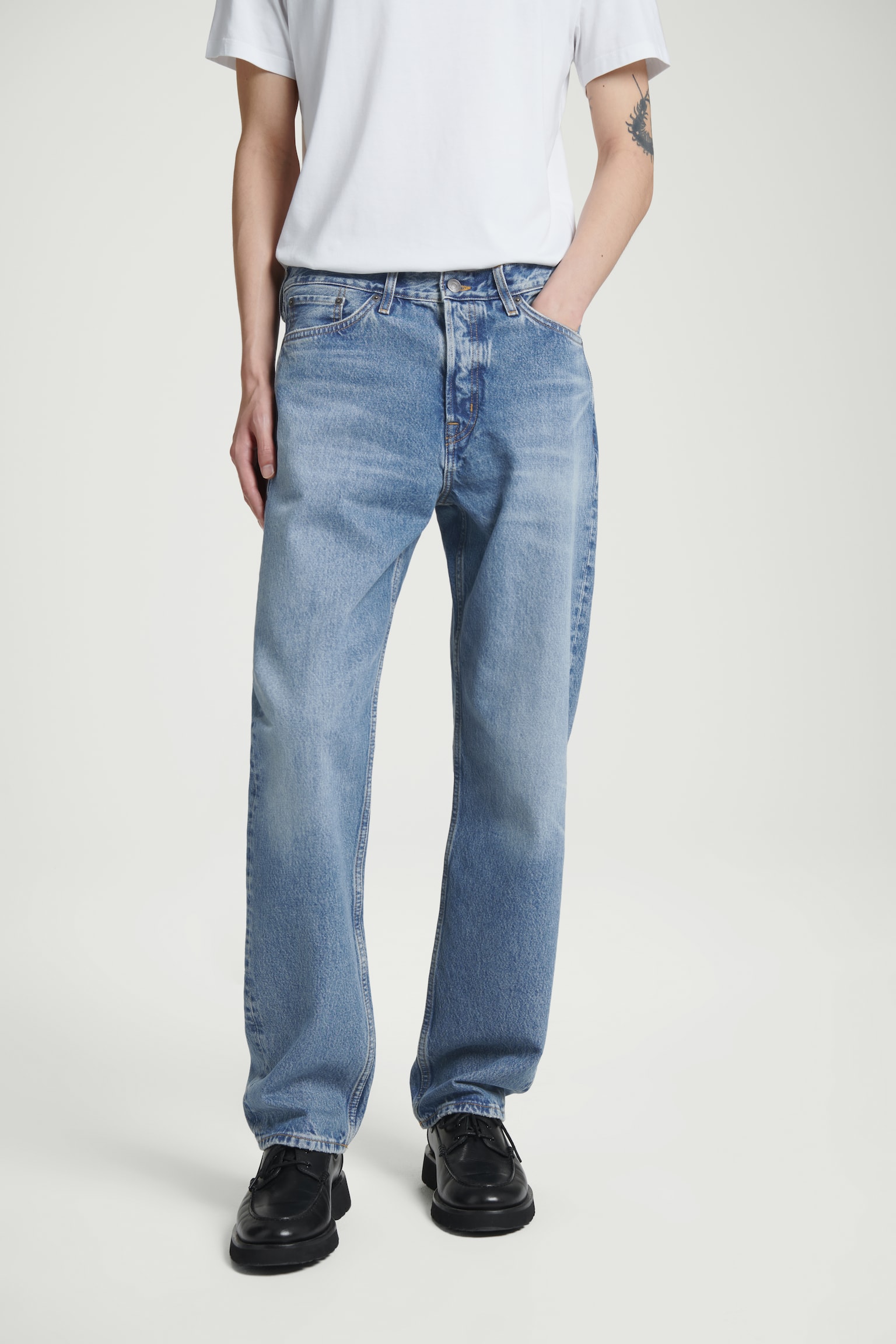 SIGNATURE STRAIGHT-LEG JEANS - BLUE/DARK BLUE - 3