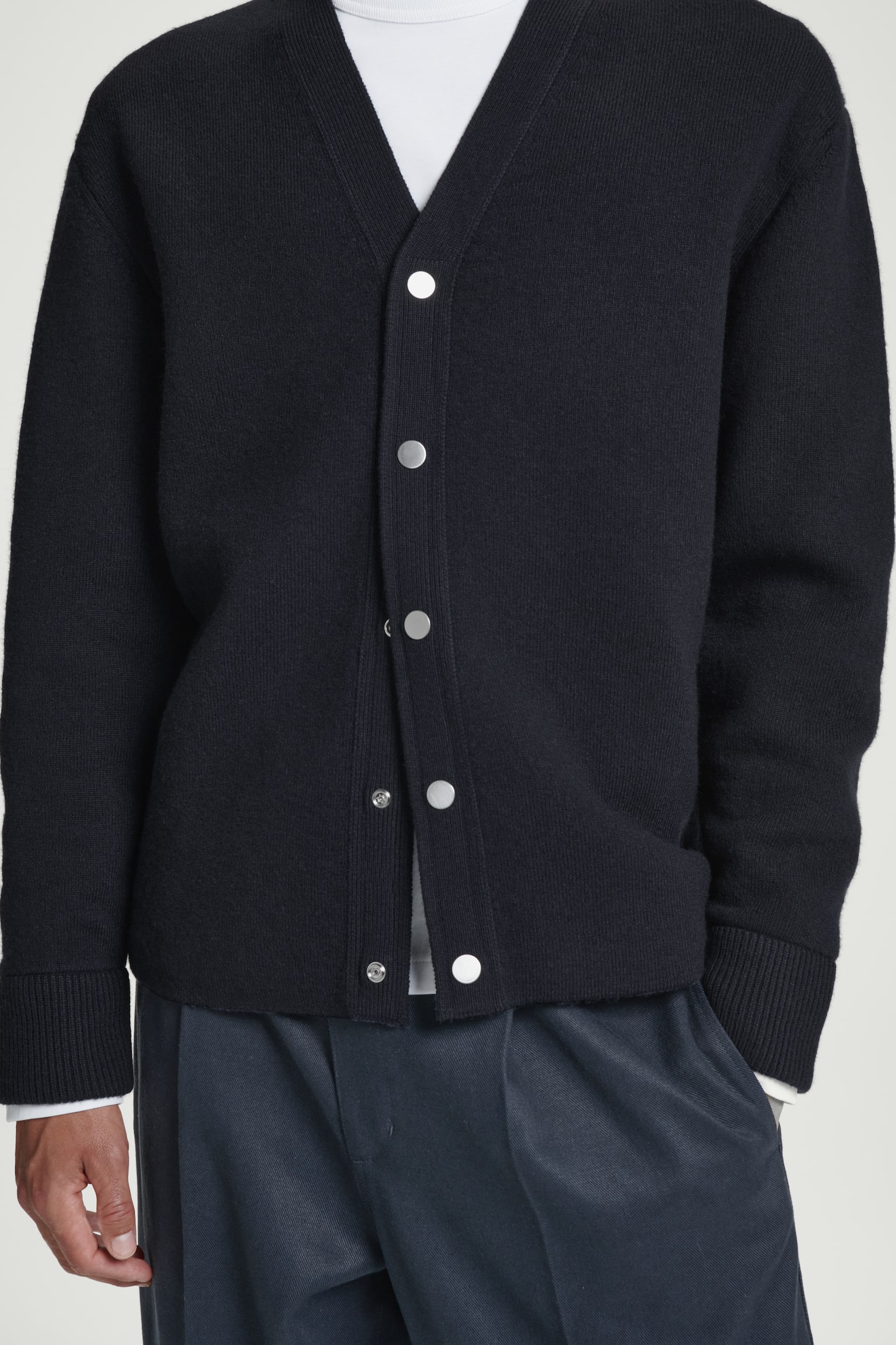 DOUBLE-FACED WOOL V-NECK CARDIGAN - NAVY/MOLE - 5