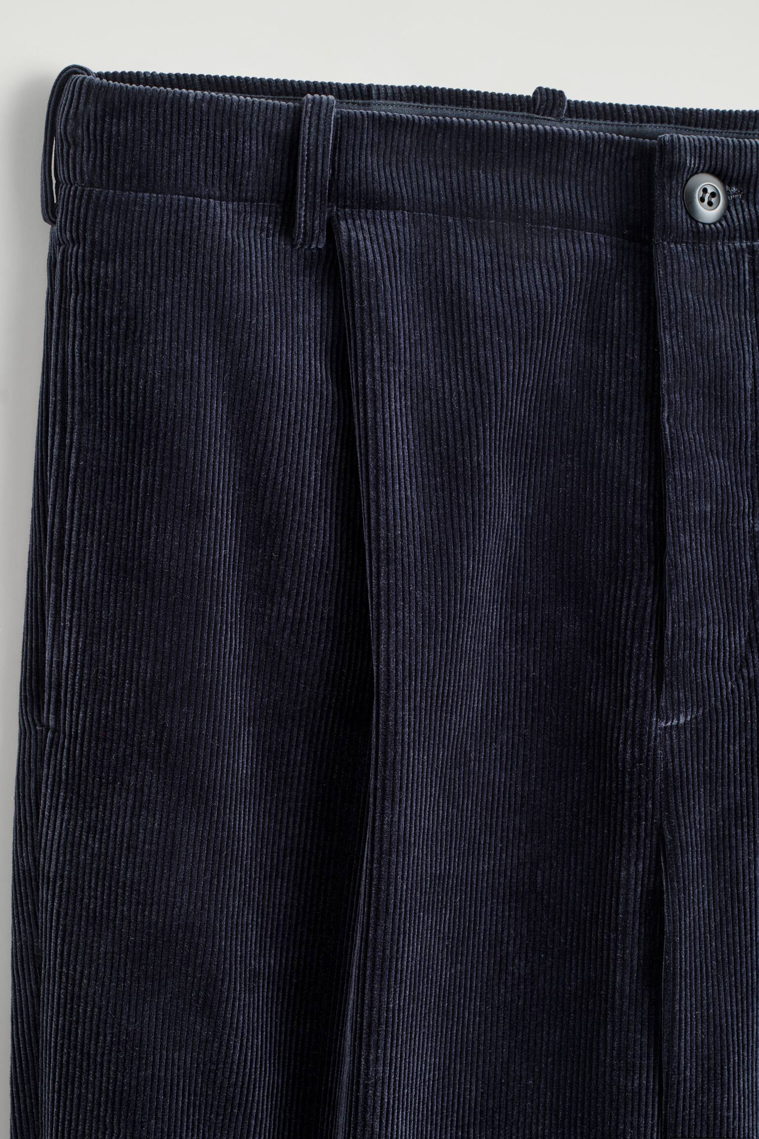 LOCKERE CORDHOSE MIT GERADEM BEIN UND FALTEN - NAVYBLAU - 4