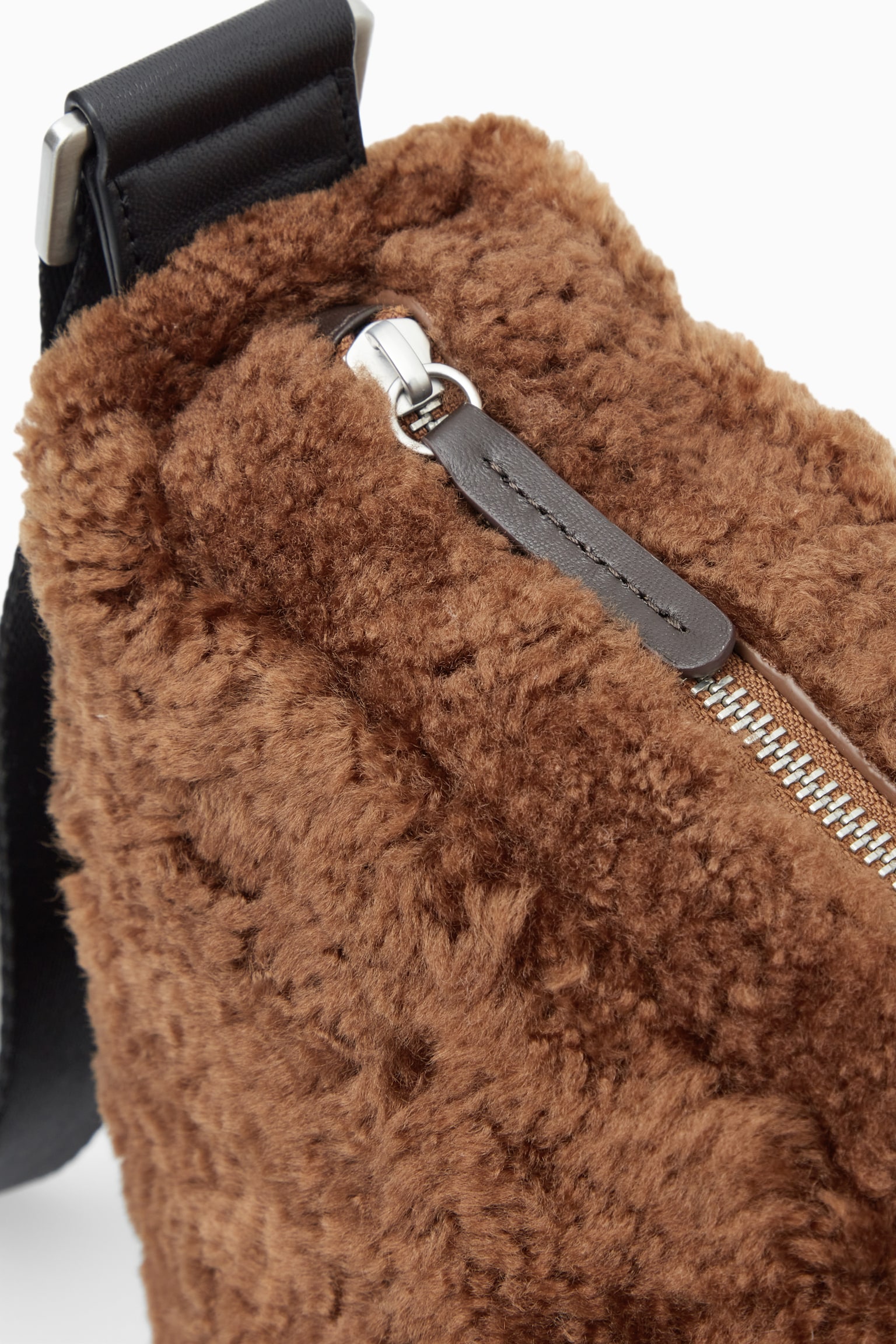 SLOUCHY CROSSBODY - SHEARLING - BROWN - 3