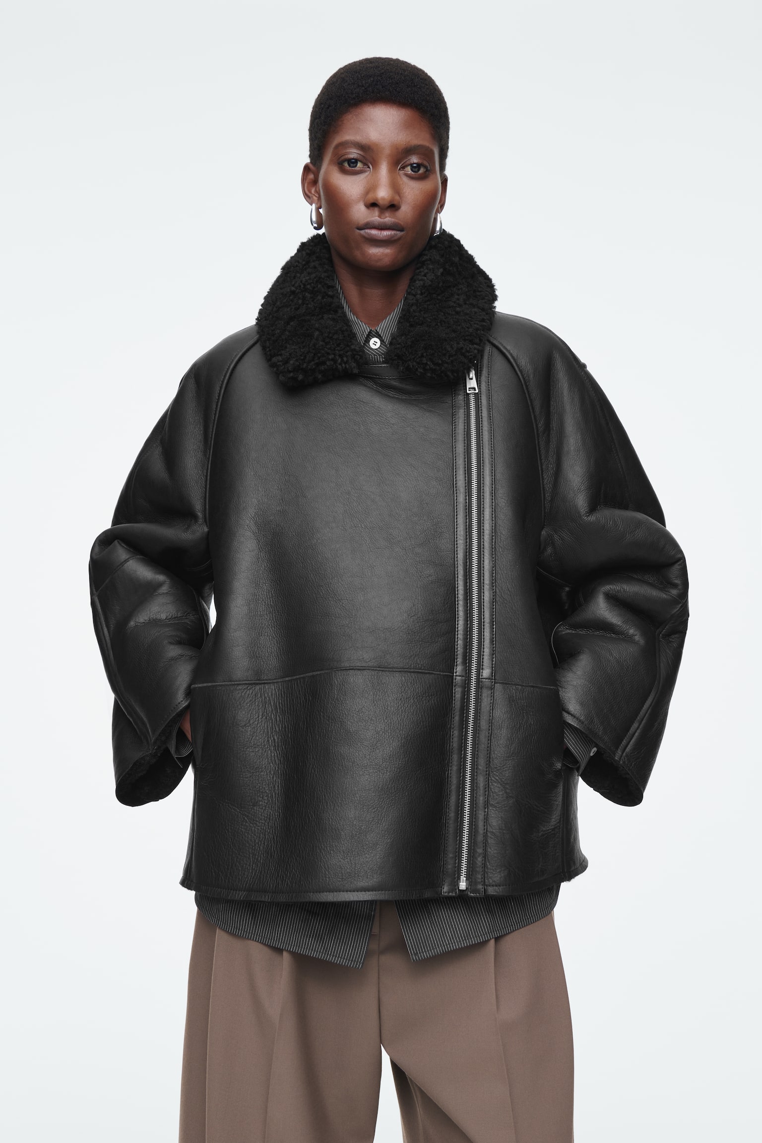 OVERSIZED SHEARLING AVIATOR JACKET - BLACK - 5