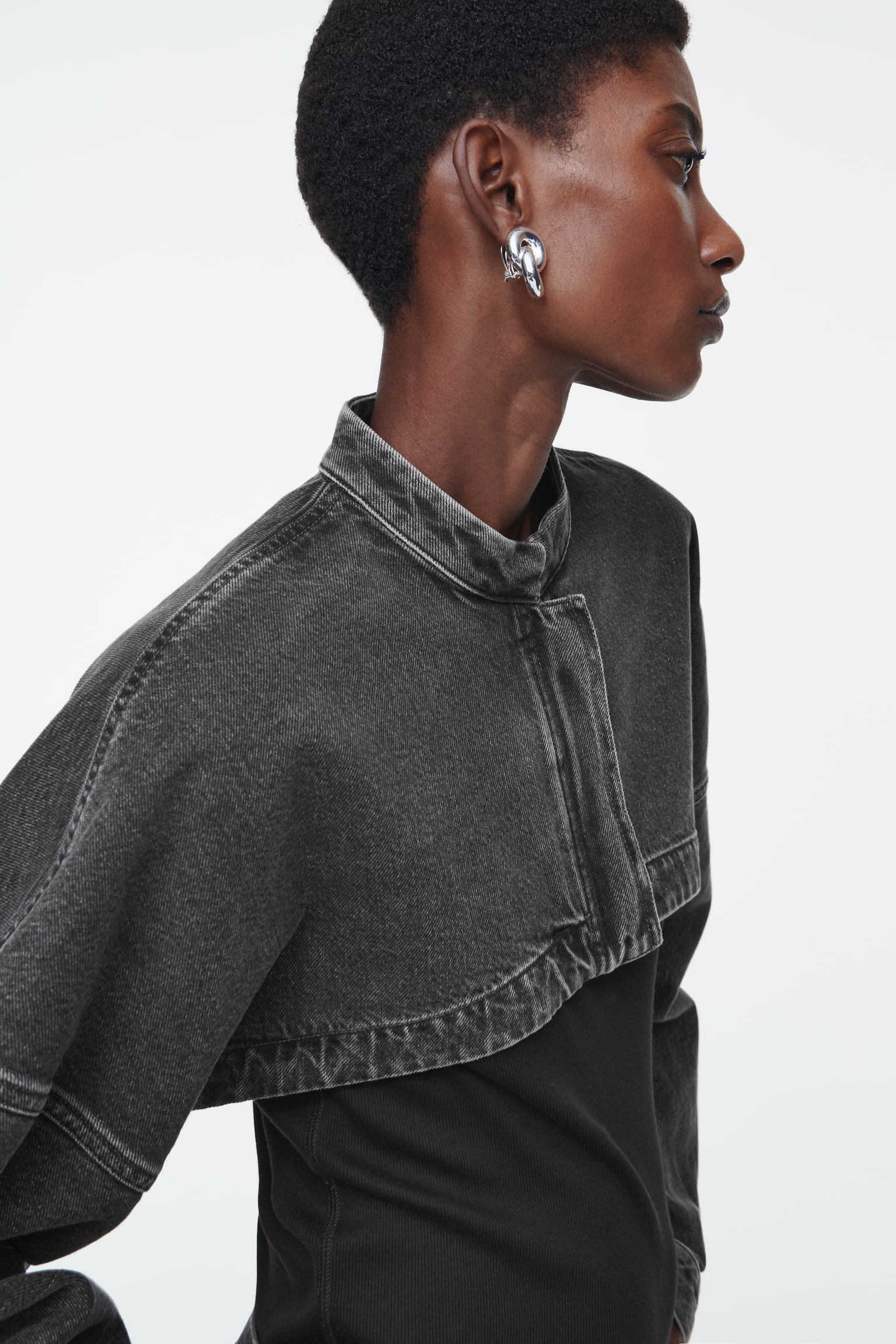 CROPPED HYBRID DENIM JACKET - WASHED BLACK/BLUE - 7