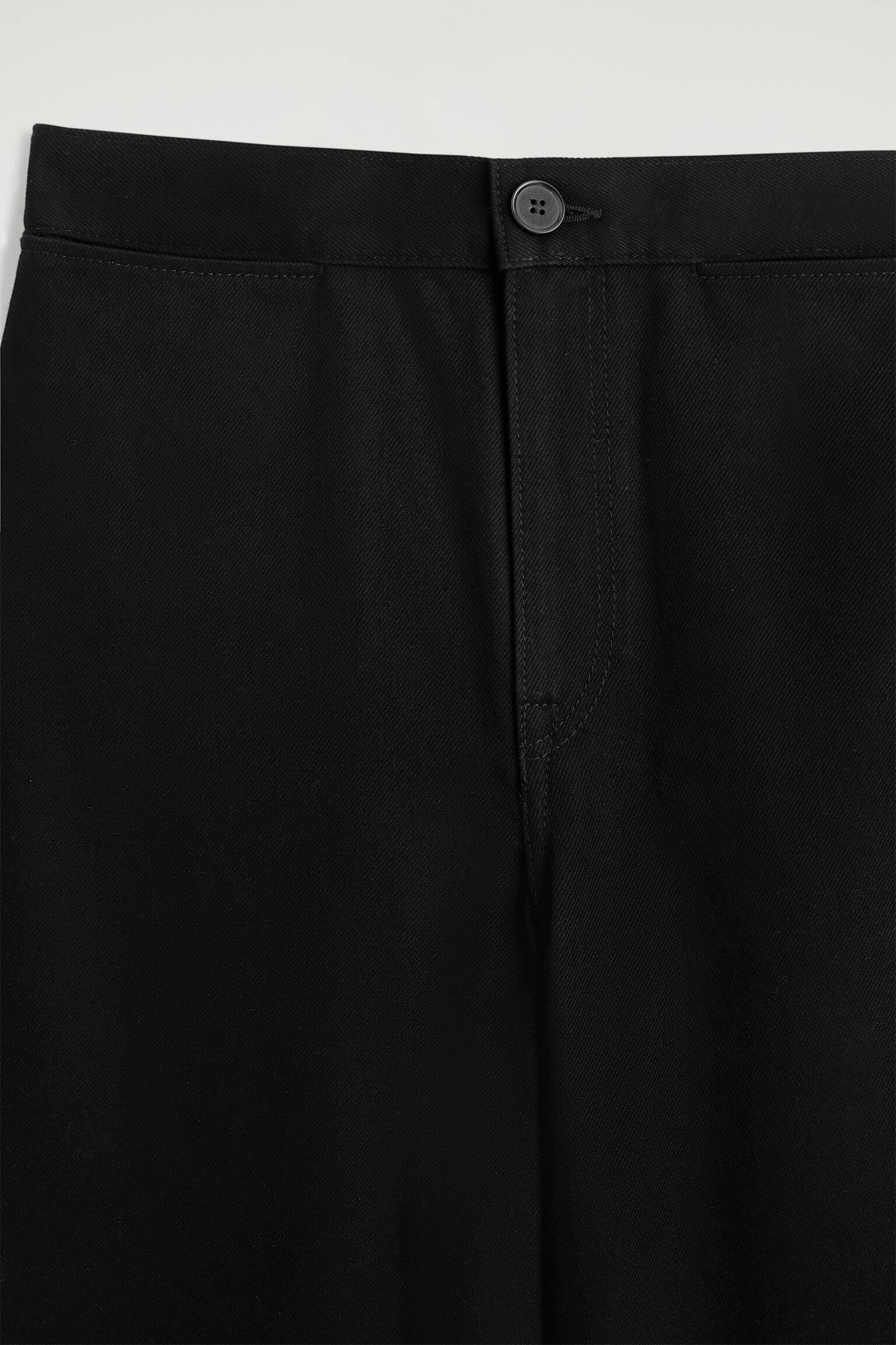 VERKÜRZTE HOSE AUS DENIM MIT WEITEM BEIN - SCHWARZ/BRAUN - 4