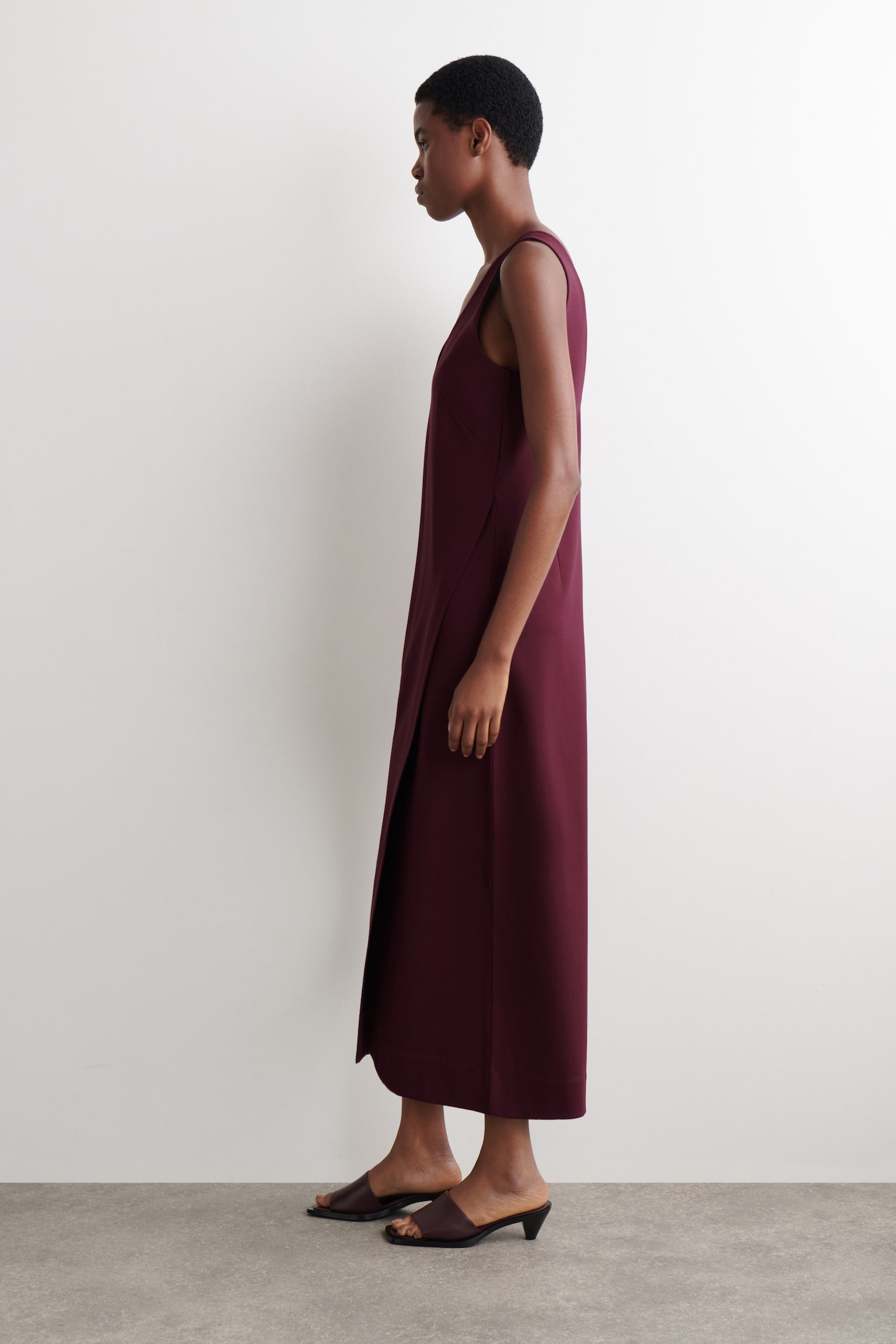 V-HALS OMSLAG MIDI KJOLE - MØRKERØD/SORT - 4