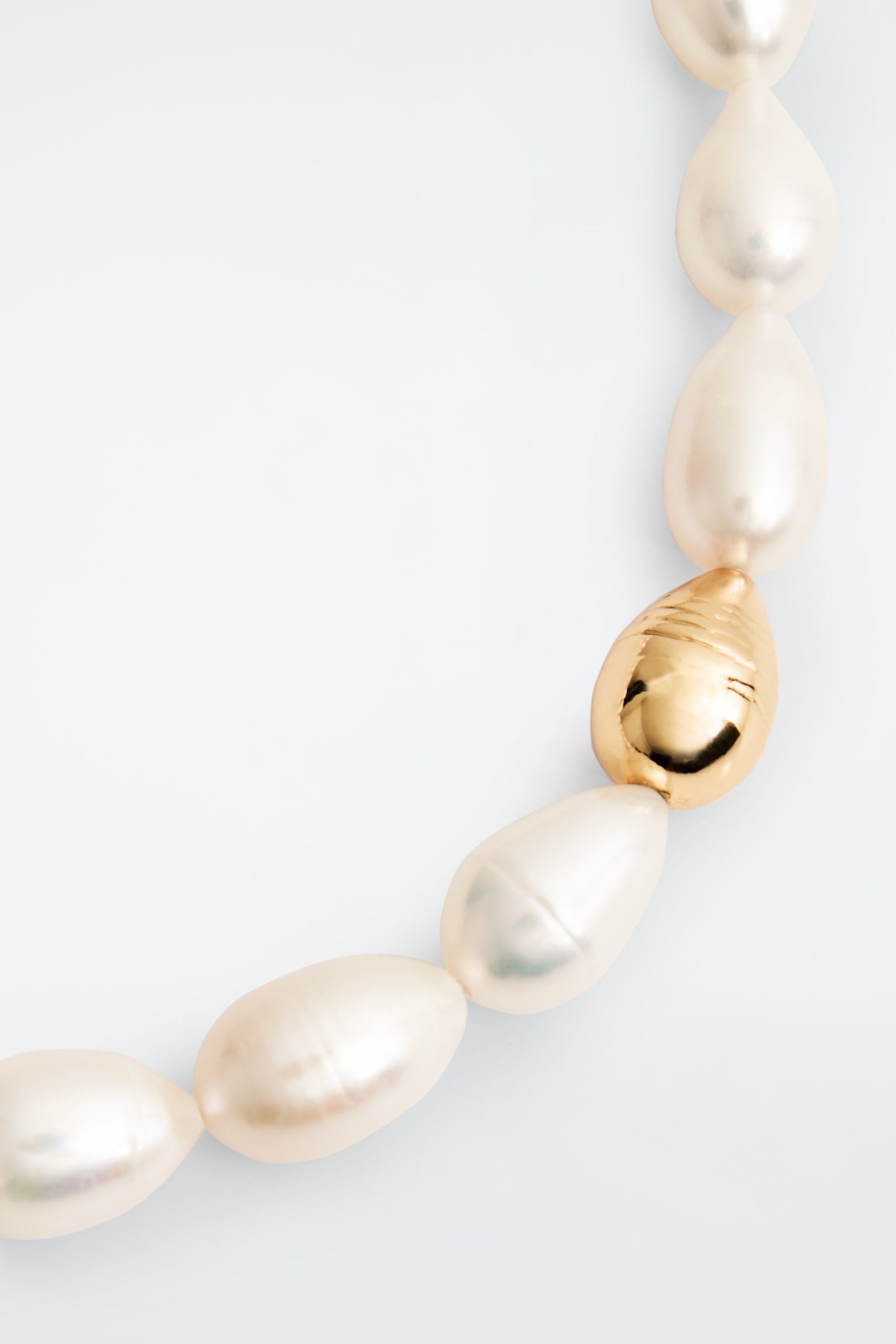 FRESHWATER PEARL NECKLACE - PEARL / GOLD - 3