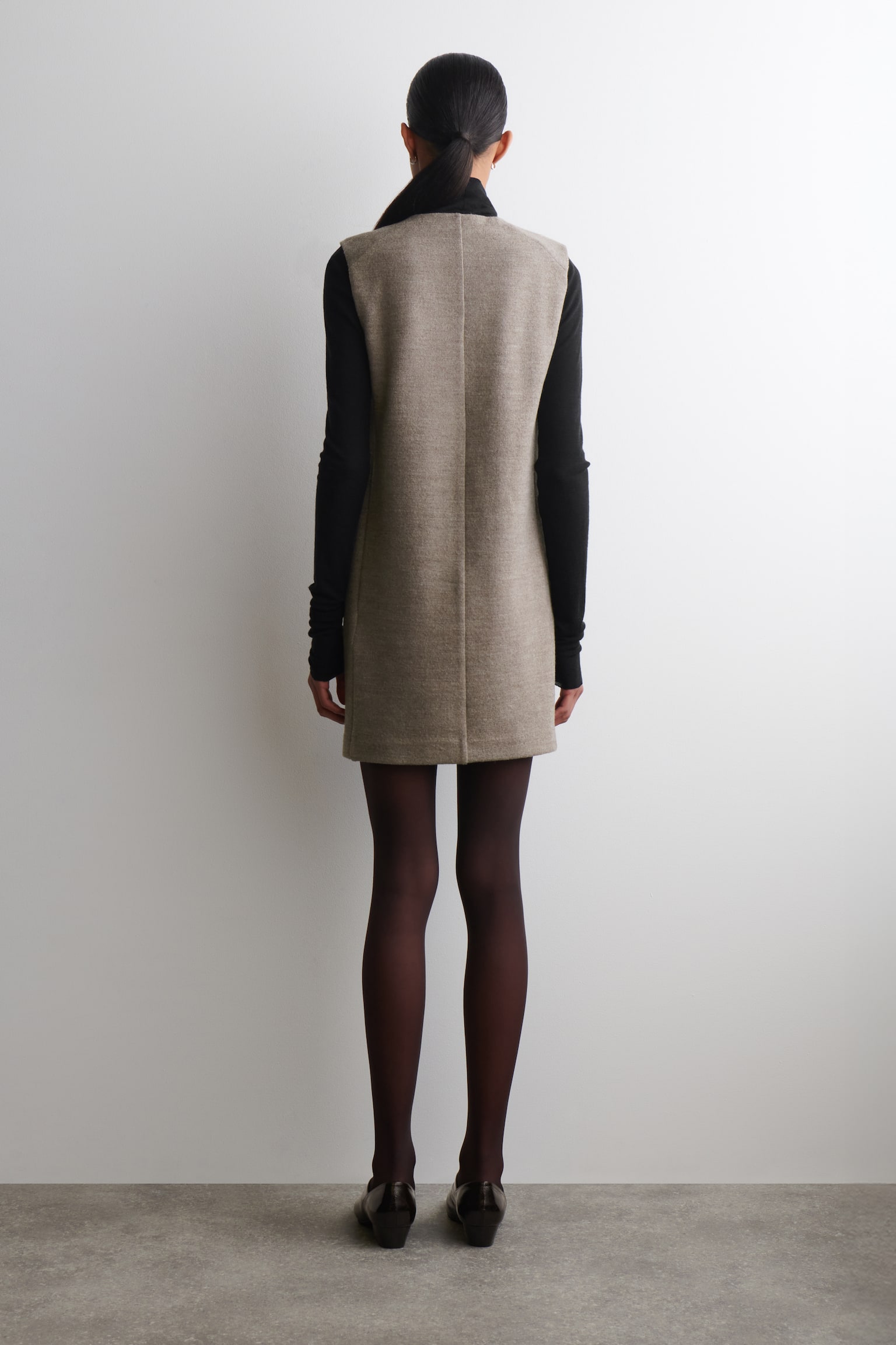 SKIFTEKJOLE I MERINOULD MED KNAPPER - MELERET BEIGE/SORT - 5