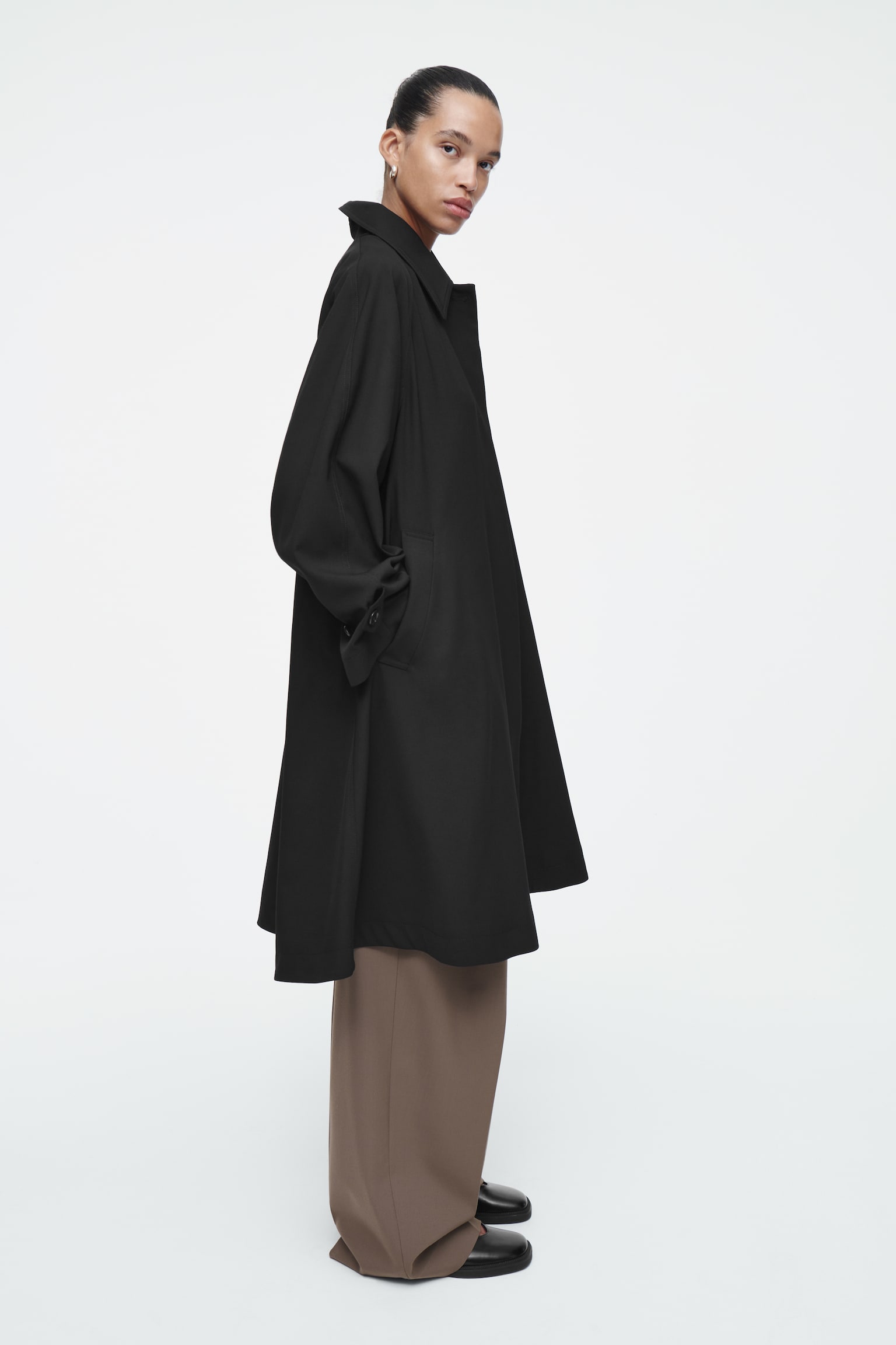 VOLUMINOUS SWING TRENCH COAT - BLACK - 4