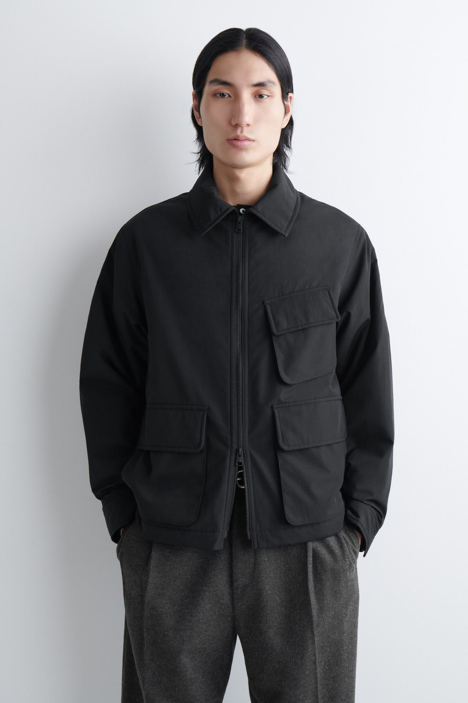 GEFÜTTERTE UTILITY-JACKE AUS NYLON - SCHWARZ/SALBEIGRÜN - 6