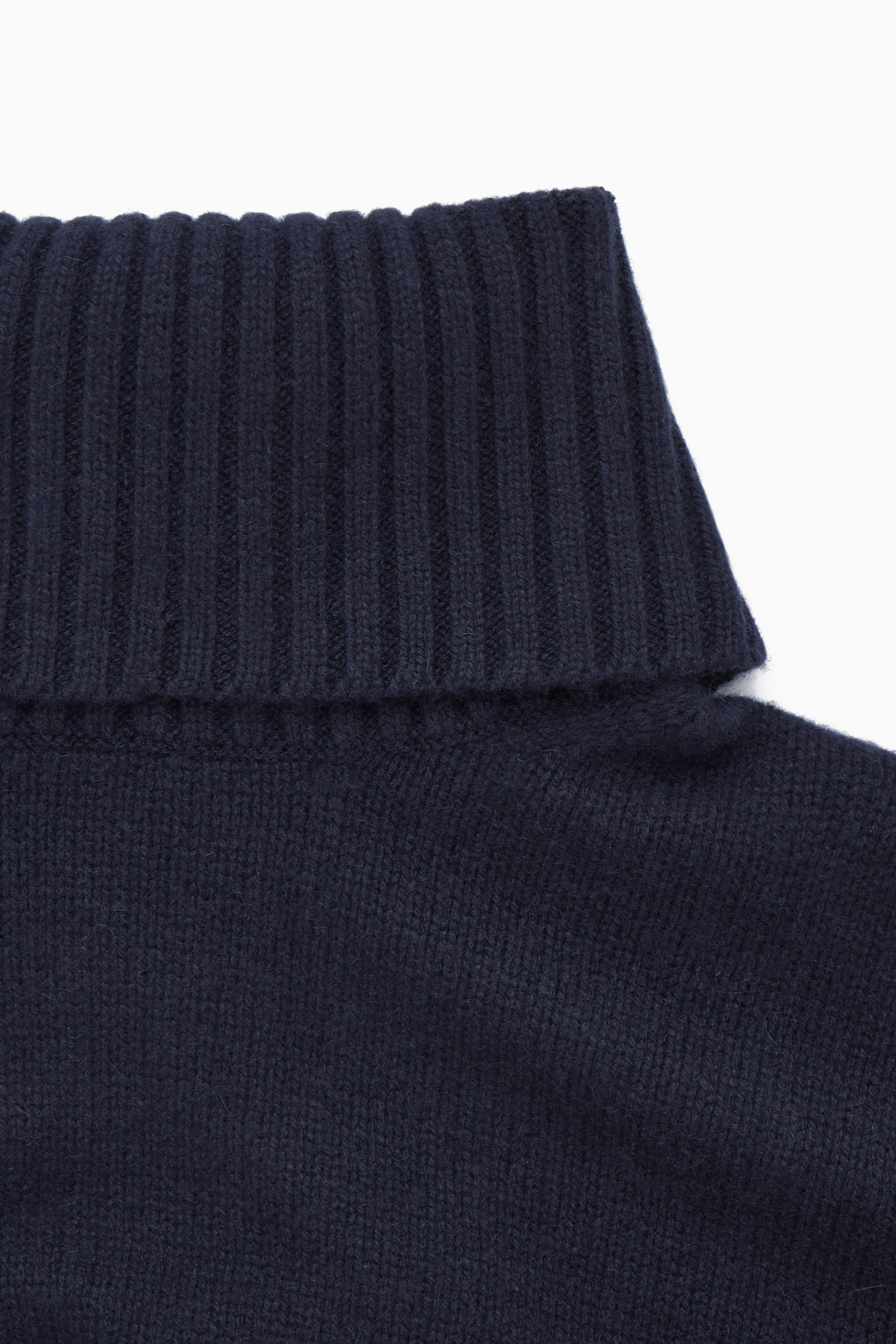 OVERSIZED PURE CASHMERE ROLL-NECK JUMPER - NAVY/RUST - 2