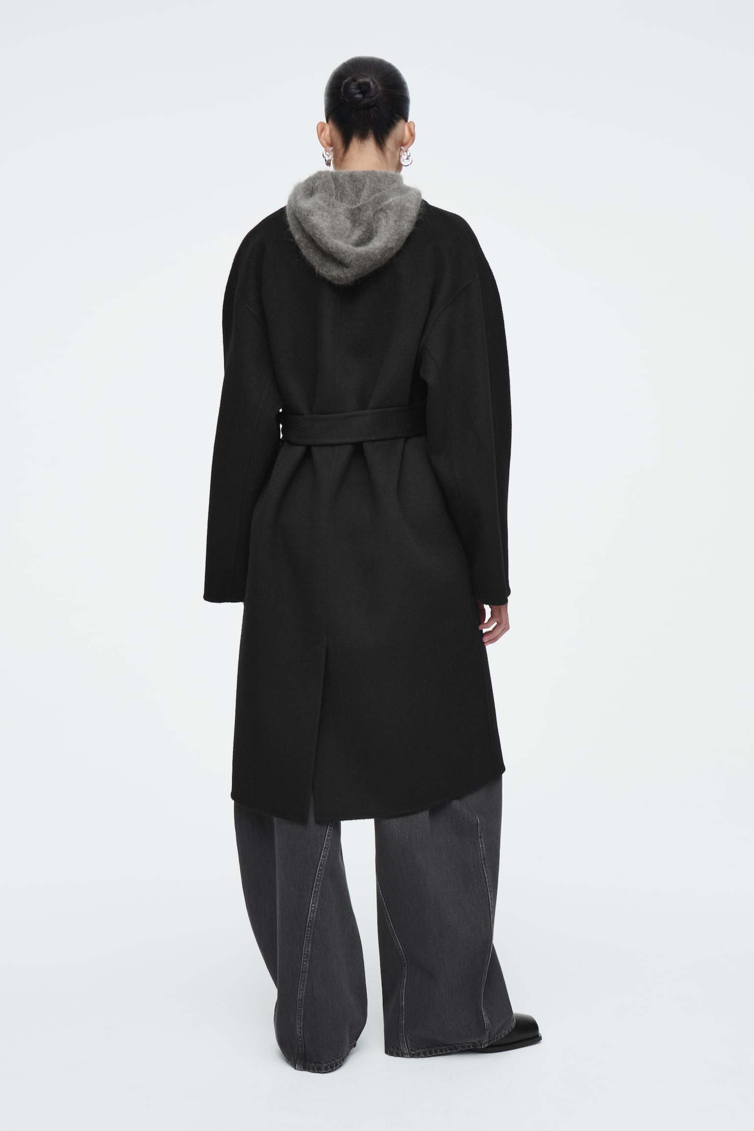 OVERSIZED DOUBLE-BREASTED WOOL COAT - BLACK - 8