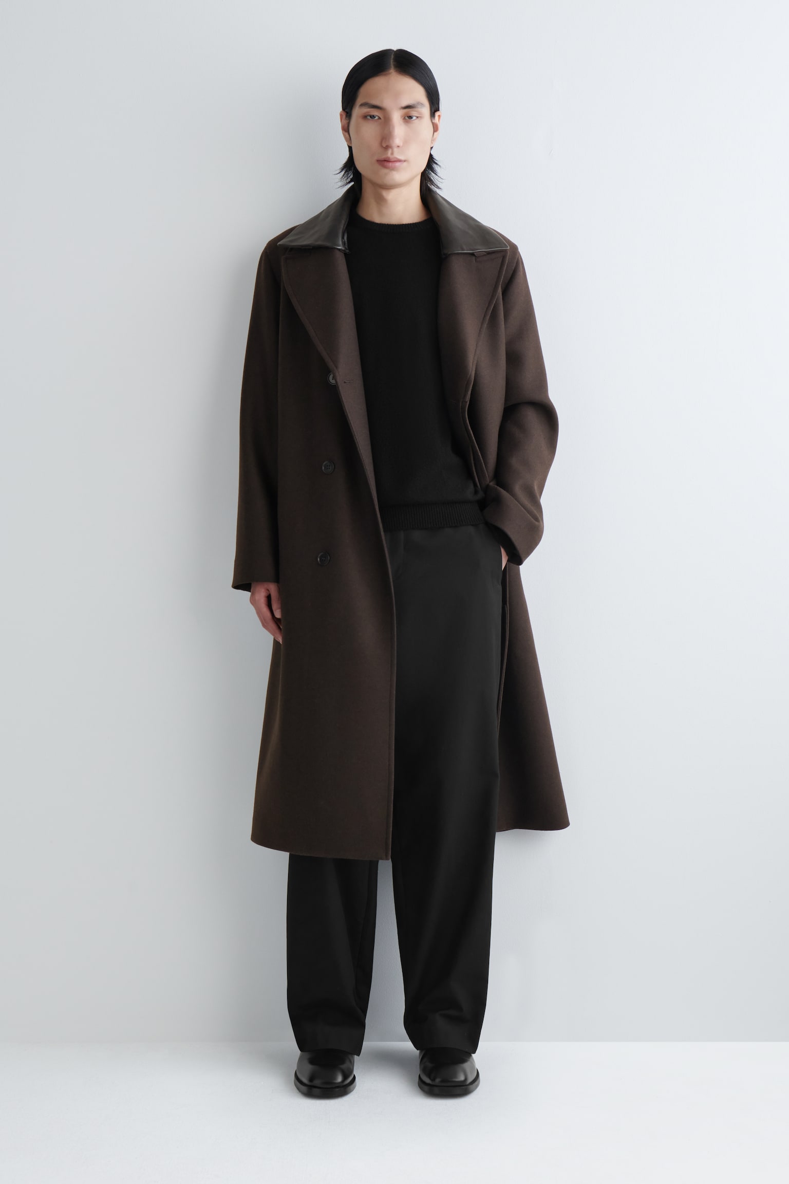 SQUARE-TOE LEATHER CHELSEA BOOTS - SCHWARZ - 1