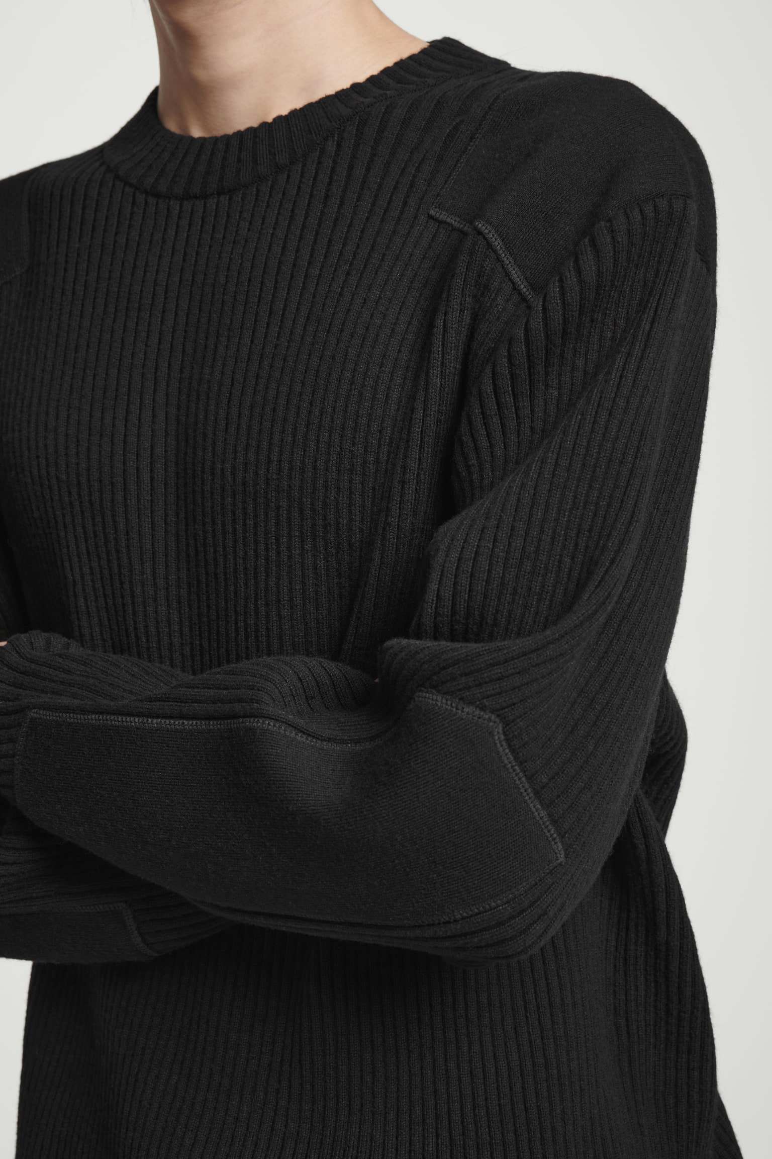 PATCH-DETAIL WOOL-BLEND JUMPER - BLACK - 7