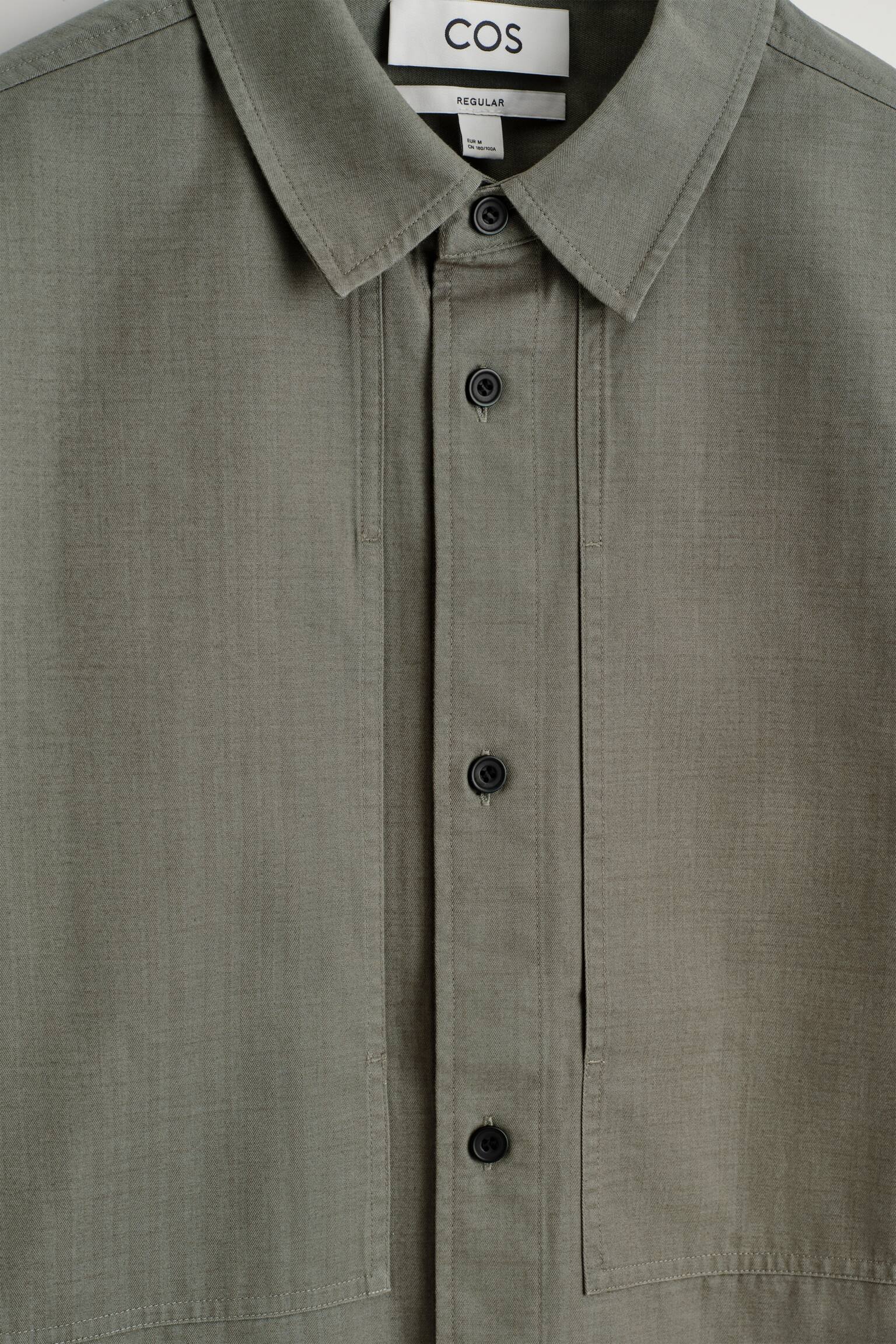 BAUMWOLLHEMD MIT TASCHENDETAILS - DUNKLES KHAKI - 4