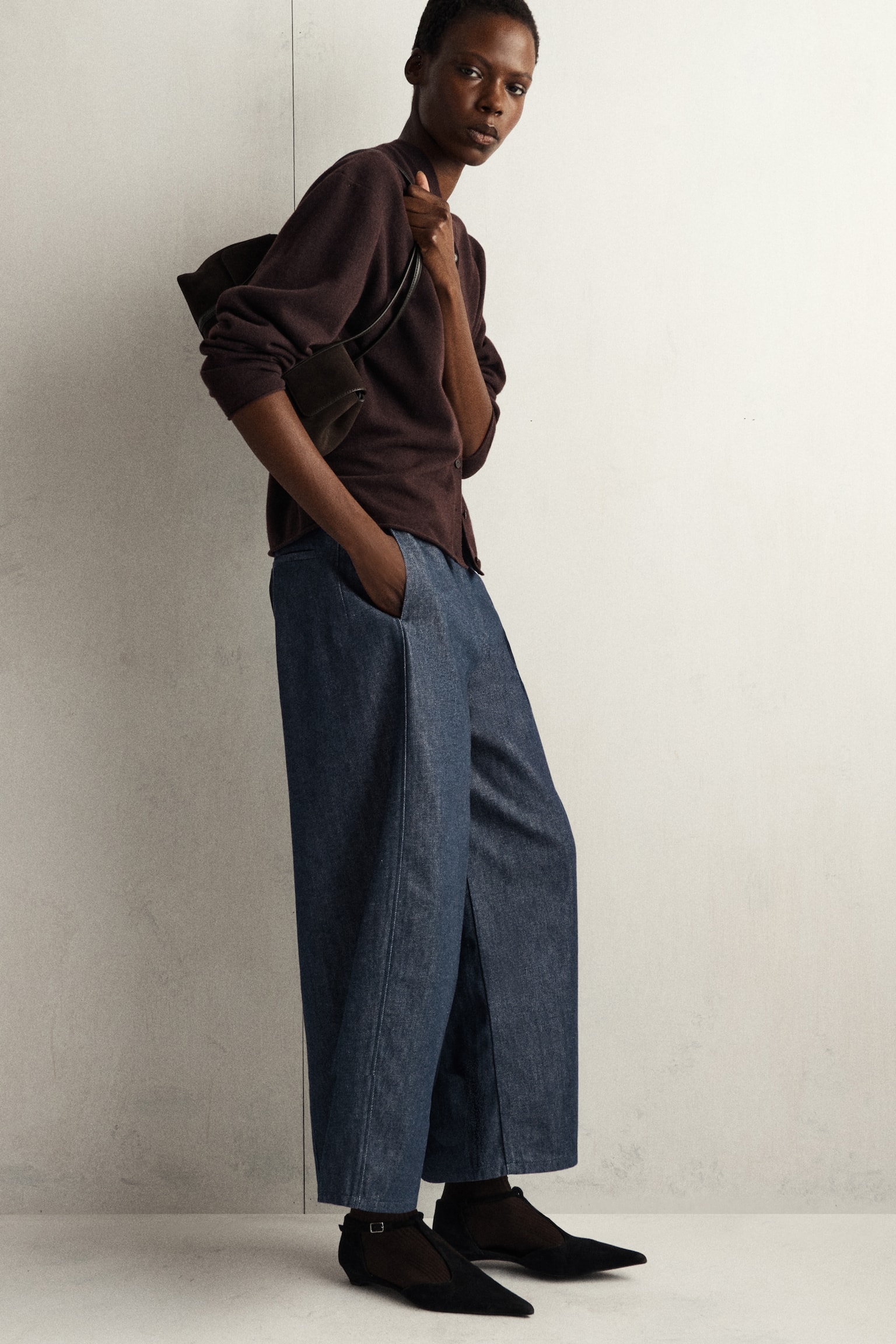 CARDIGAN I MERINOULD MED V-HALS - MØRKEBRUN/MELERET BEIGE/RØD - 8