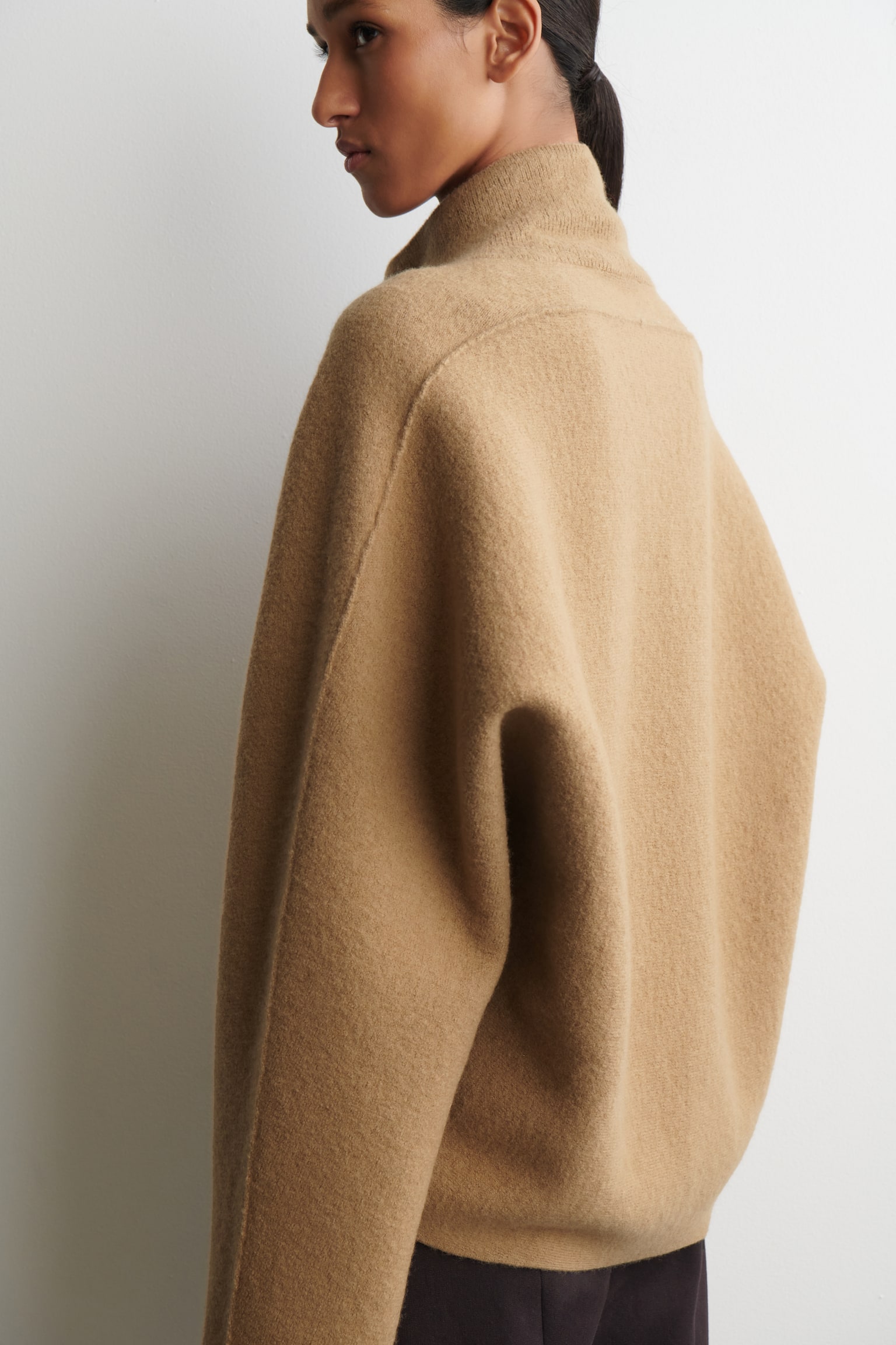 Genser i tovet ull med høy hals - BEIGE - 7
