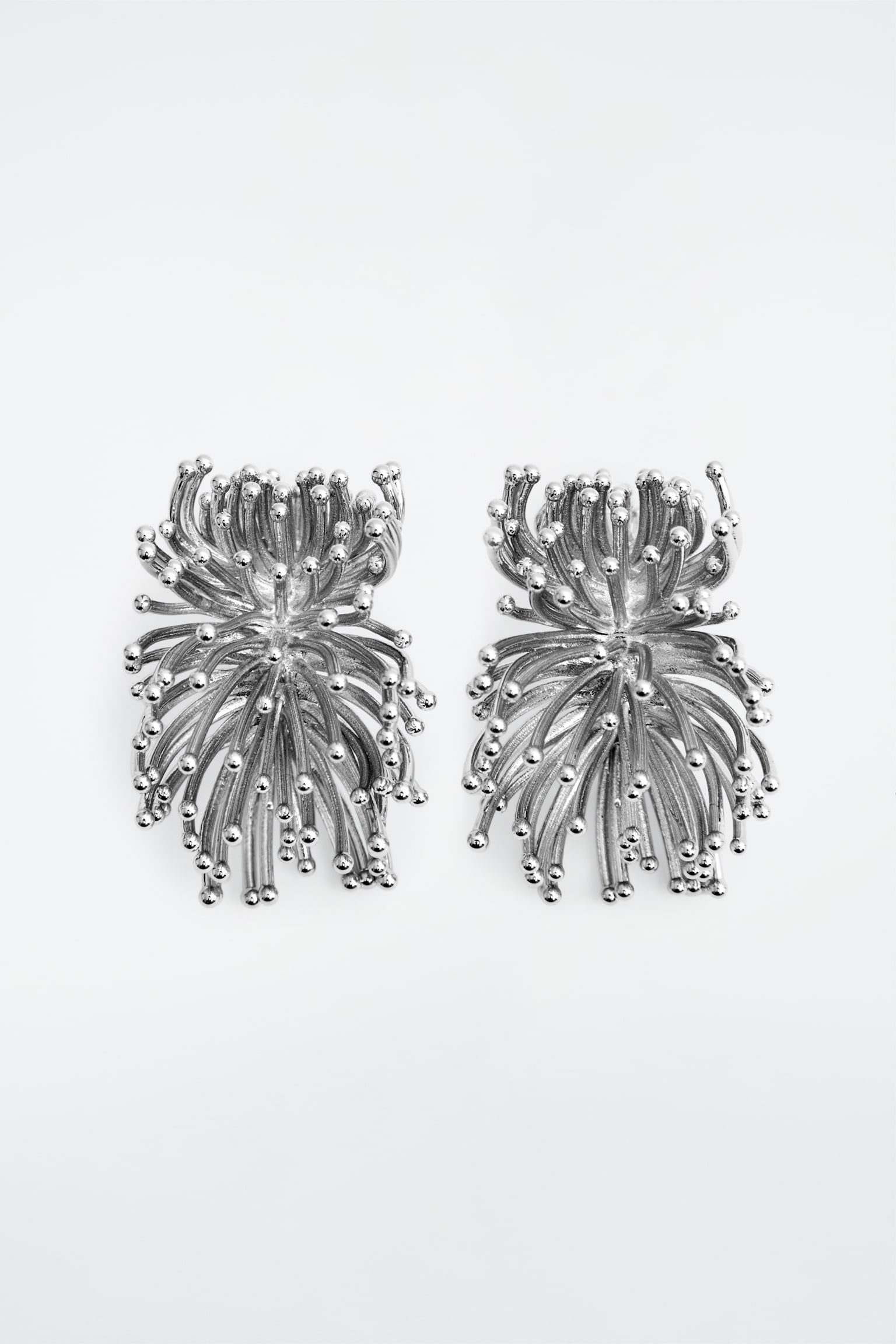 FLORAL HOOP EARRINGS - SILVER