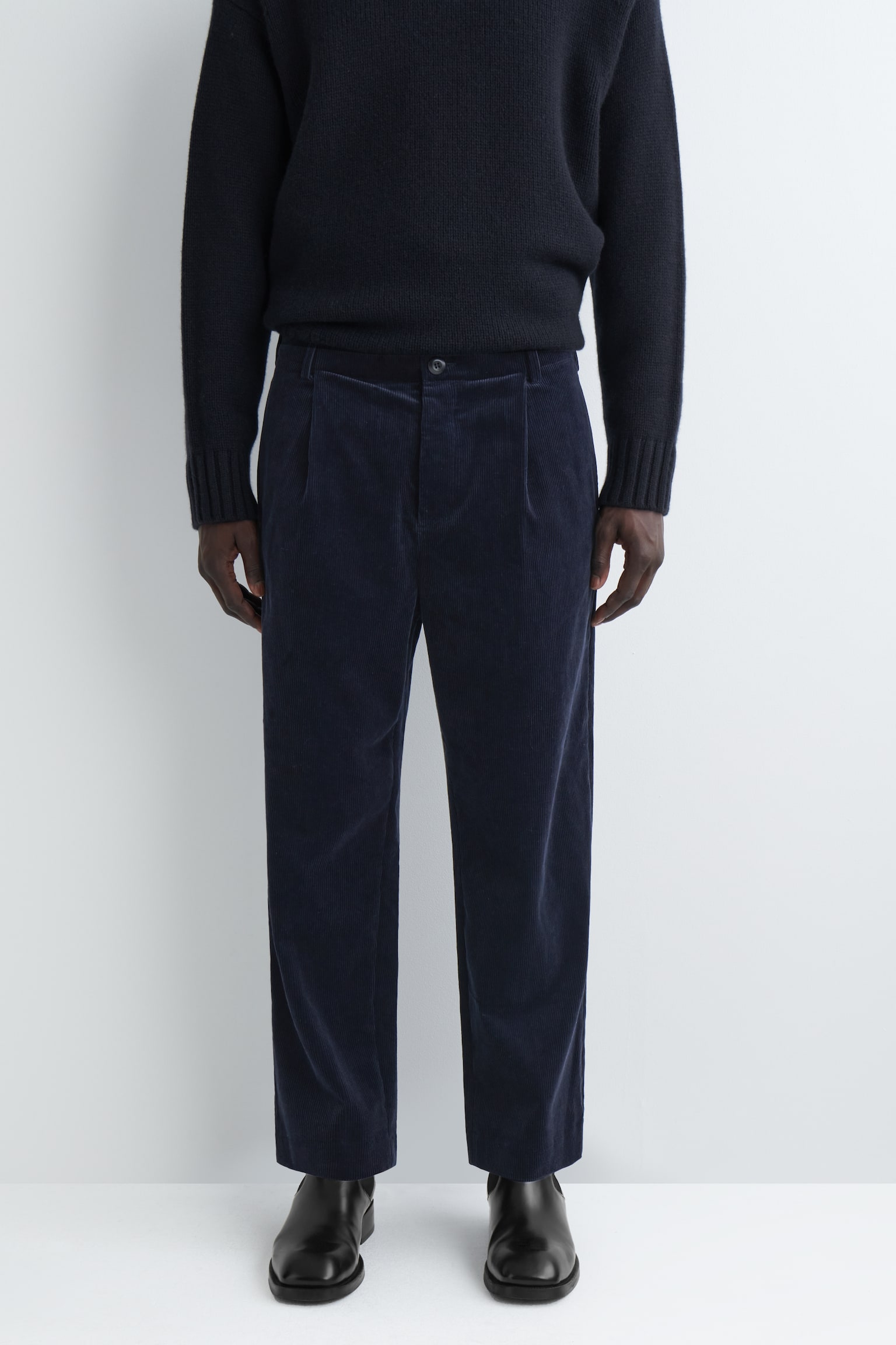 LOCKERE CORDHOSE MIT GERADEM BEIN UND FALTEN - NAVYBLAU - 6
