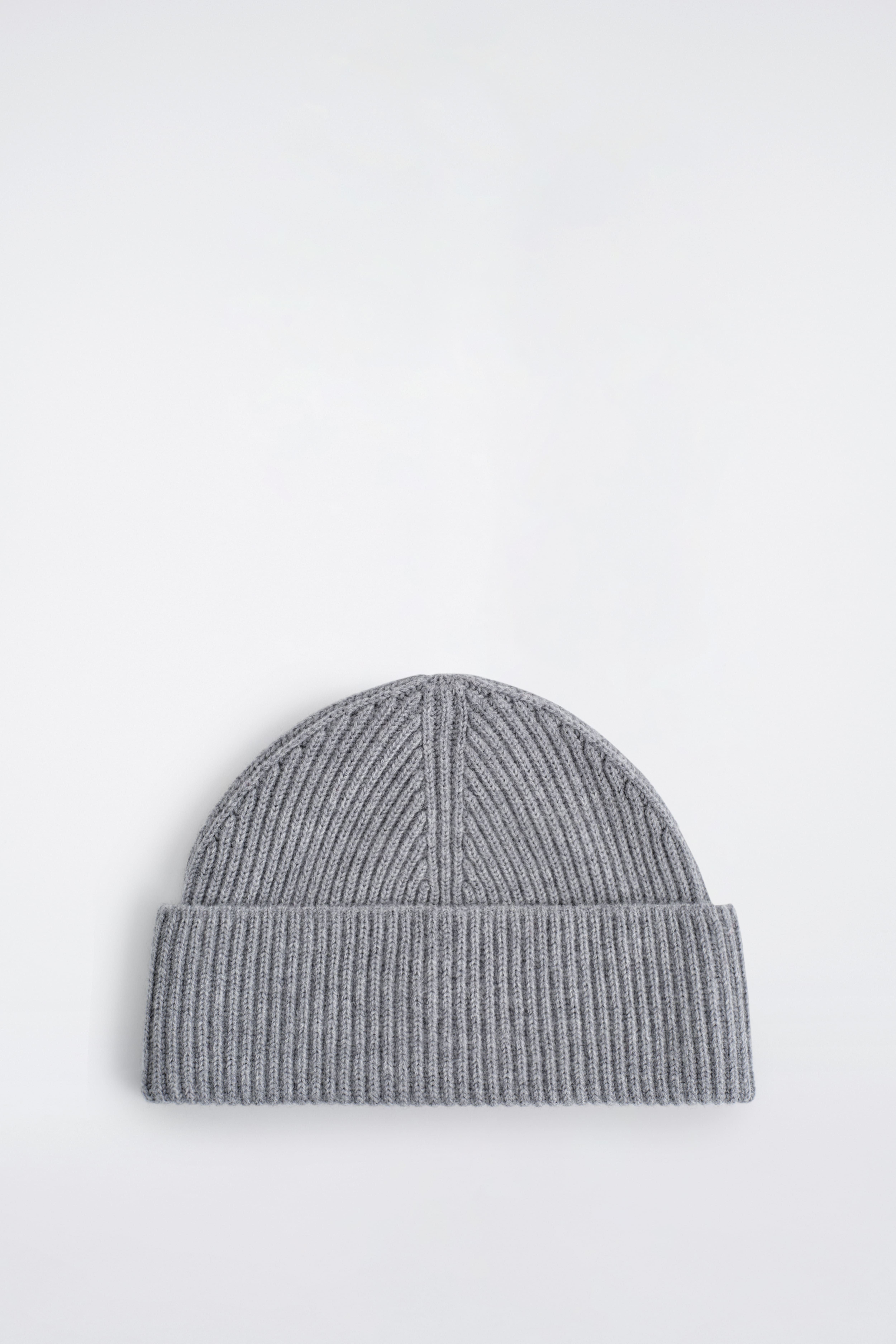 GERIPPTE BEANIE AUS WOLLE - GRAU