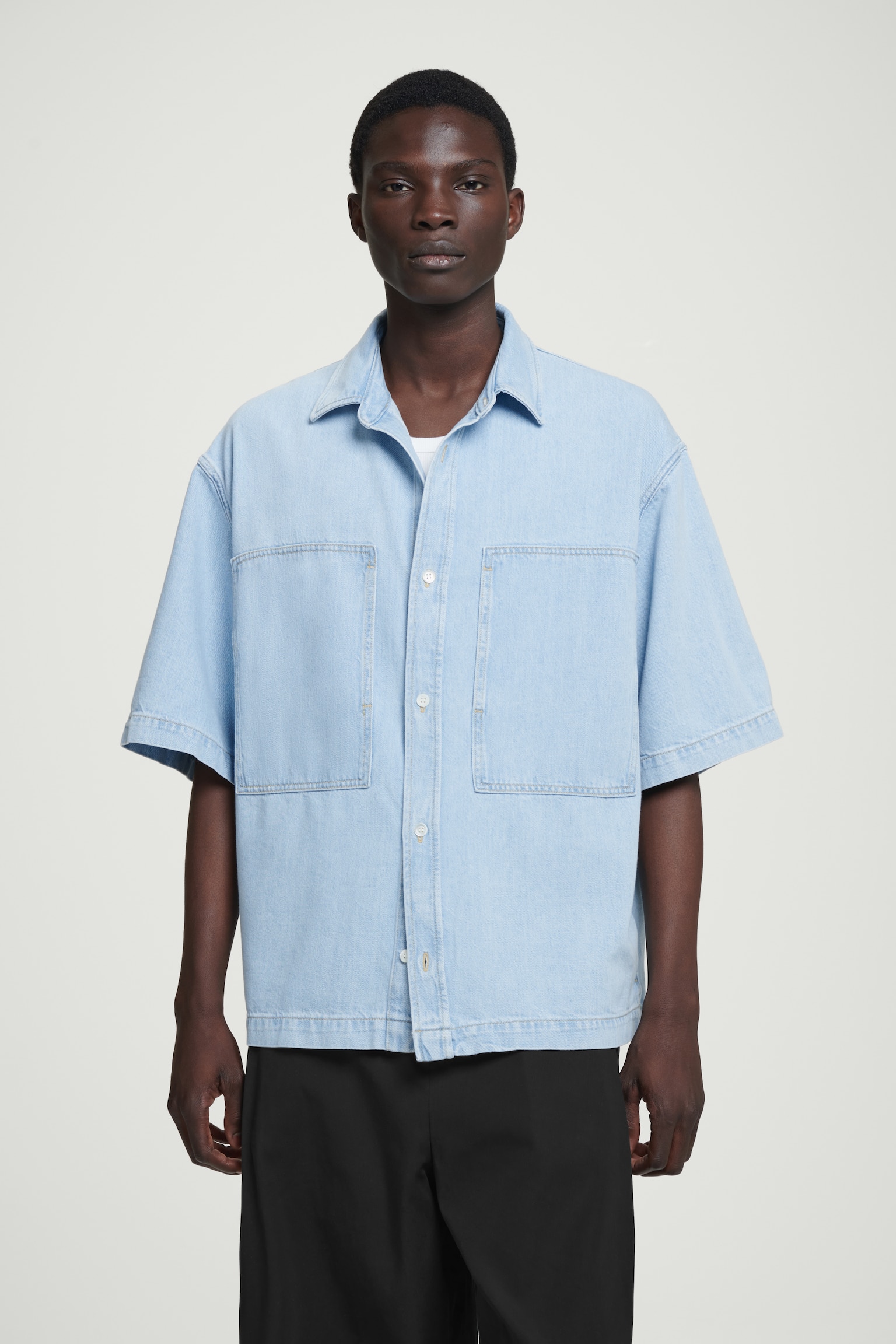 OVERSIZED SHORT-SLEEVED DENIM SHIRT - LIGHT BLUE - 1