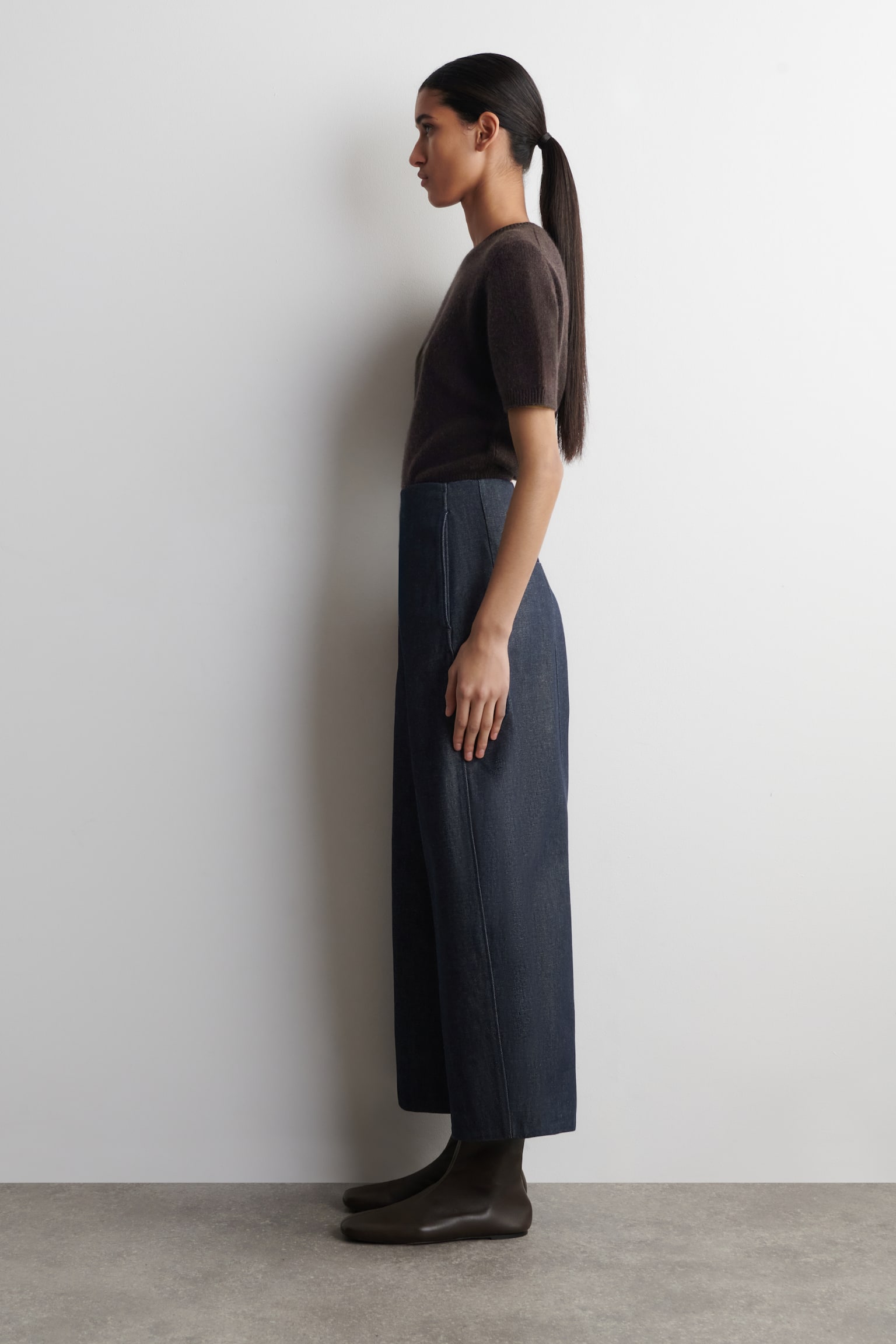 PANTALONI SCURTAȚI CU PICIOR BARIL DIN DENIM RAW - INDIGO - 3