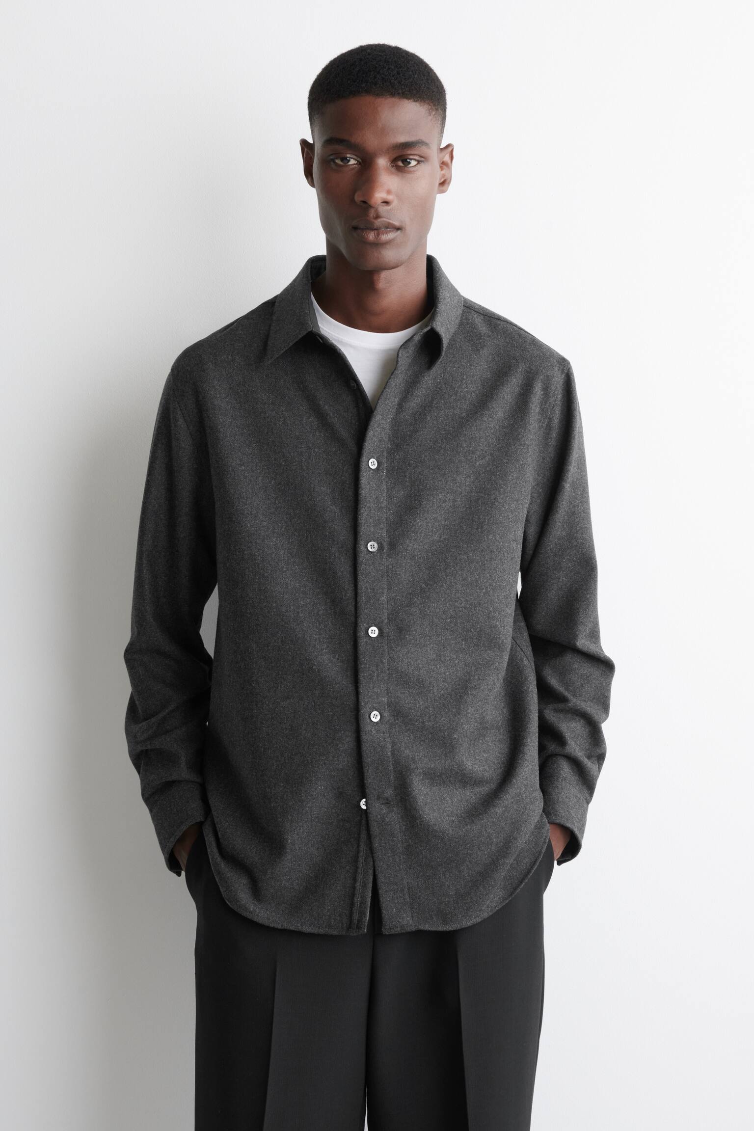 LEDIG FLANELLSKJORTA I ULLBLANDNING - MÖRKGRÅ MELERING/MARINBLÅ / RUTIG - 4