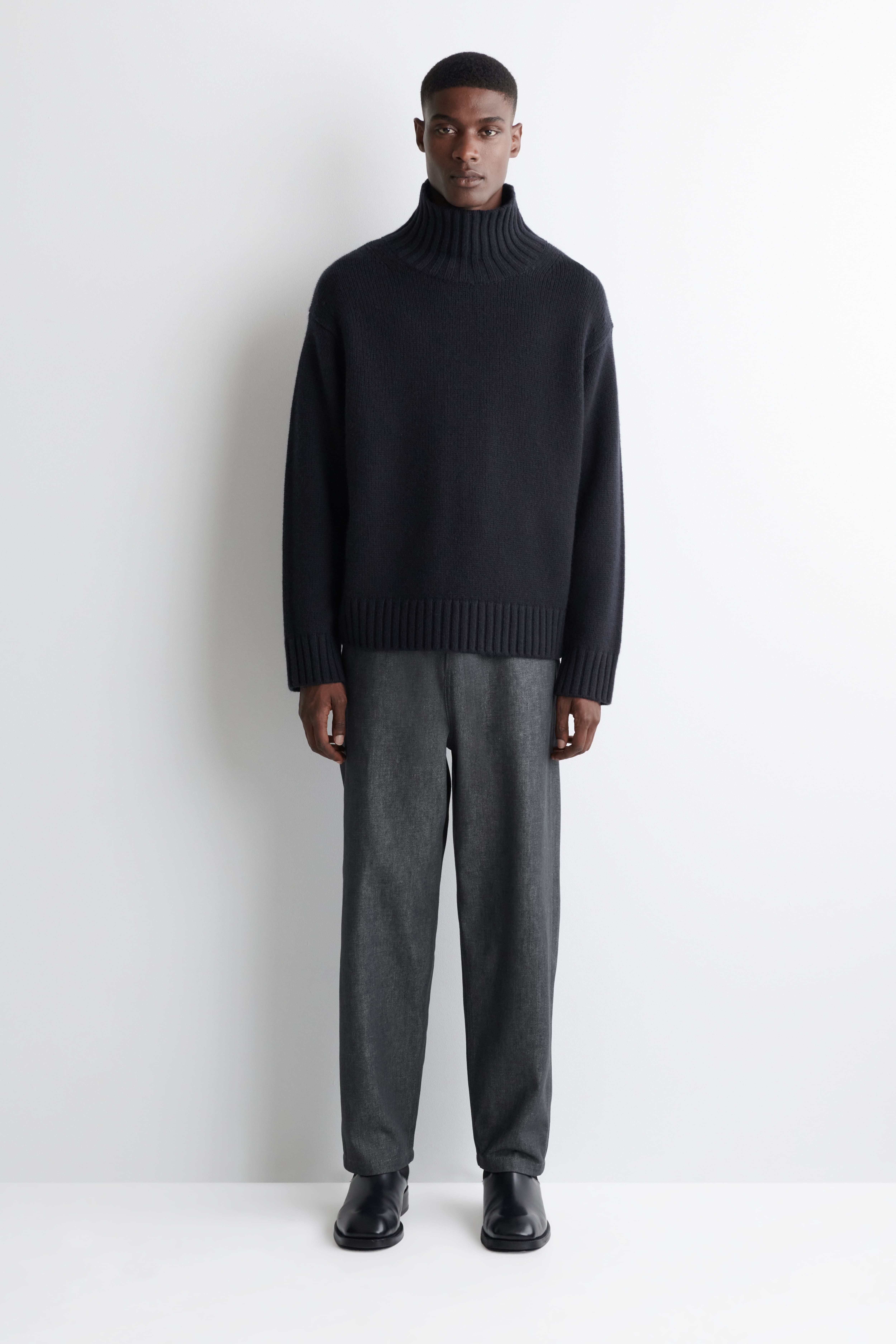 JEANS DOME A GAMBA DRITTA E VESTIBILITÀ RILASSATA - GRIGIO SCURO/BLU SCURO