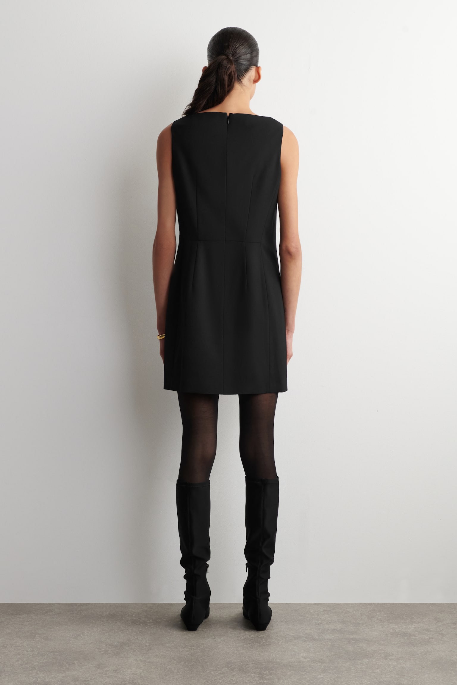 ELEGANTES MINIKLEID AUS MERINOWOLL-MIX - SCHWARZ - 6