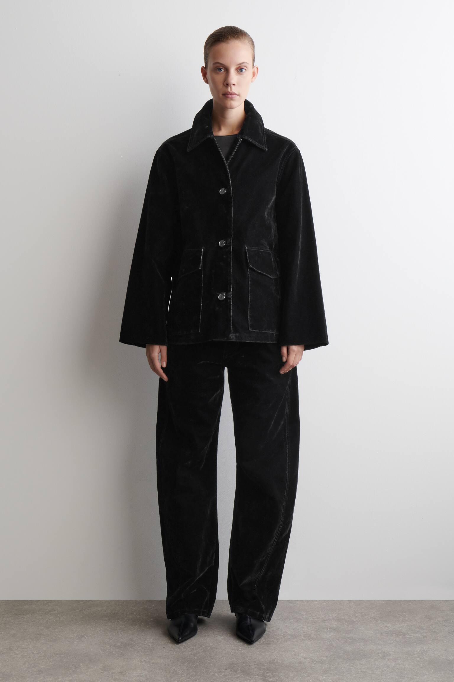 Flokktrykket denimjakke - SVART - 1