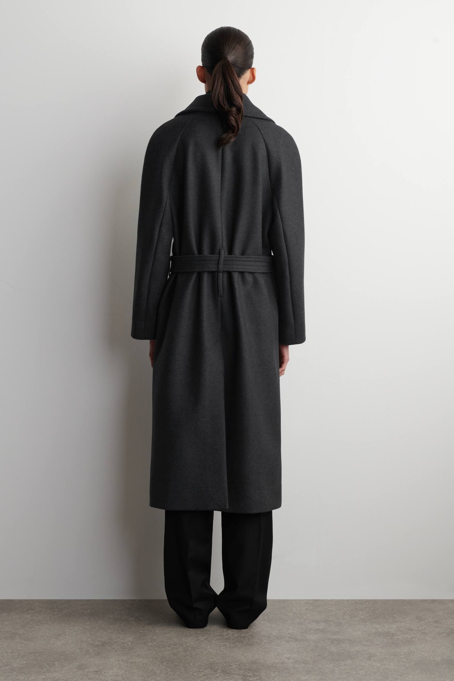 TAILORED BELTED WOOL-TWILL COAT - CHARCOAL - 3